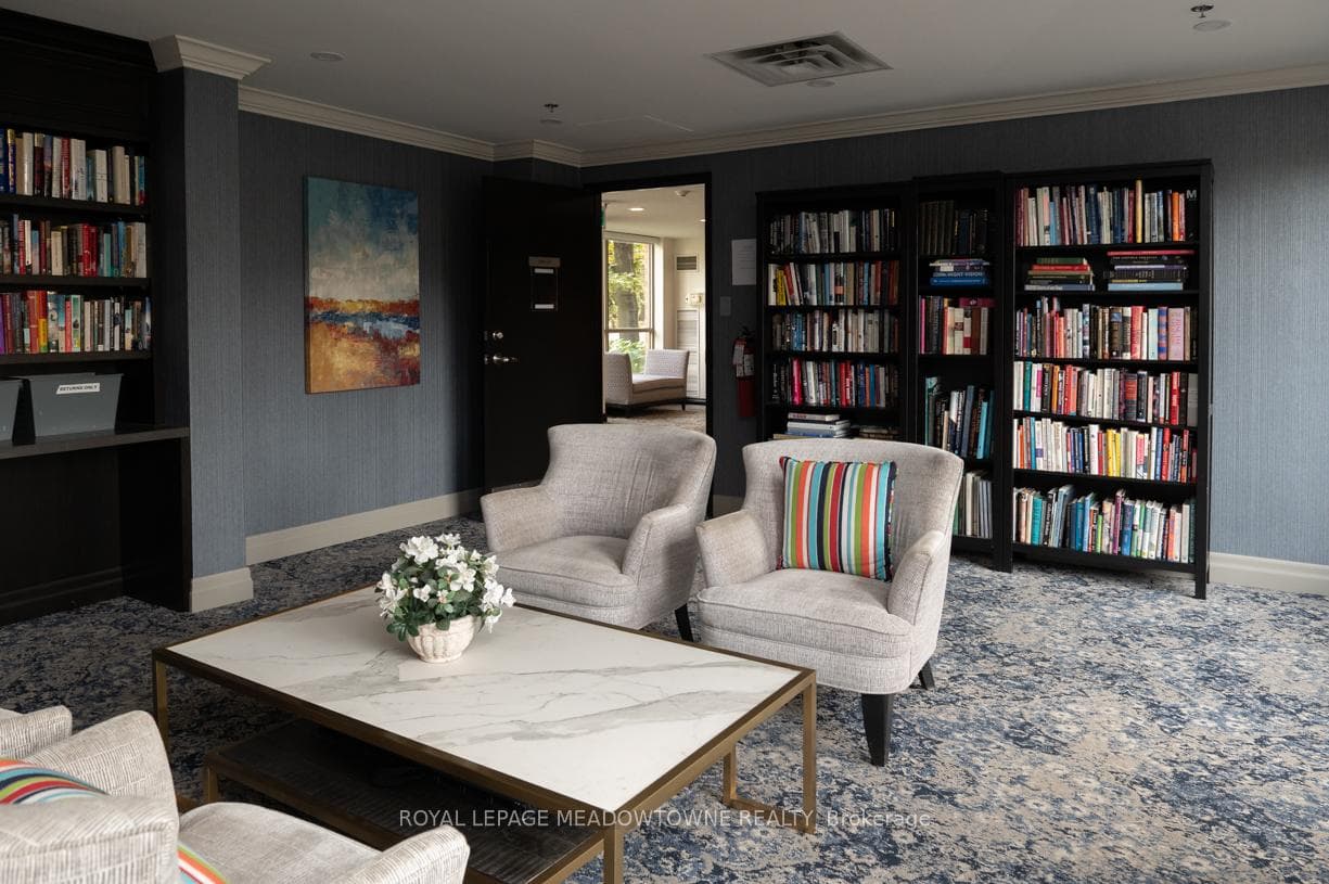 14924 Yonge Street Unit 201 photo 24