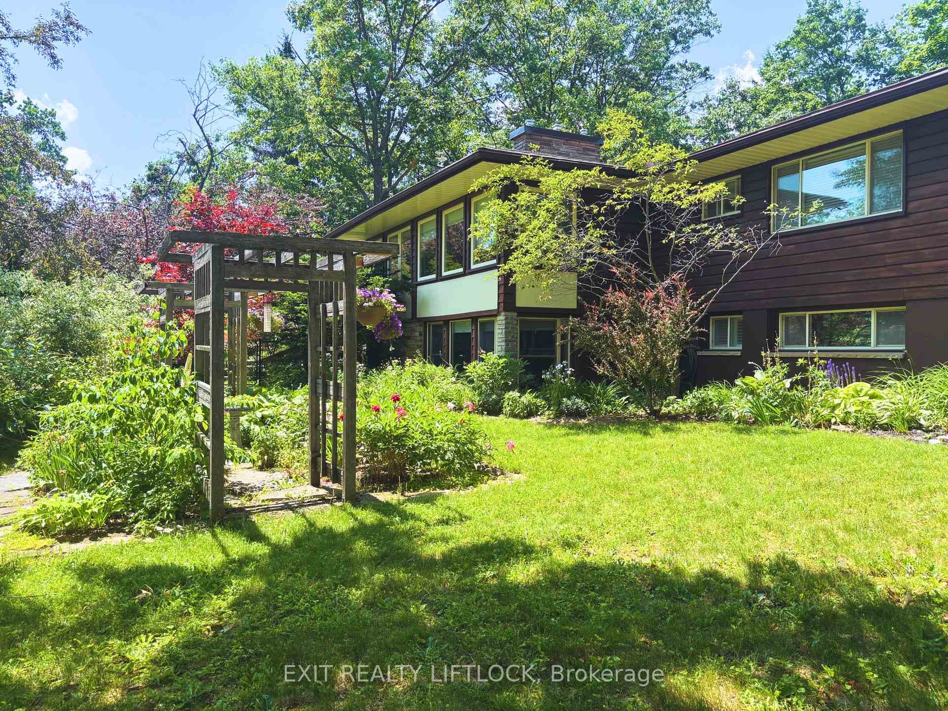78 Edgewood Road photo 43
