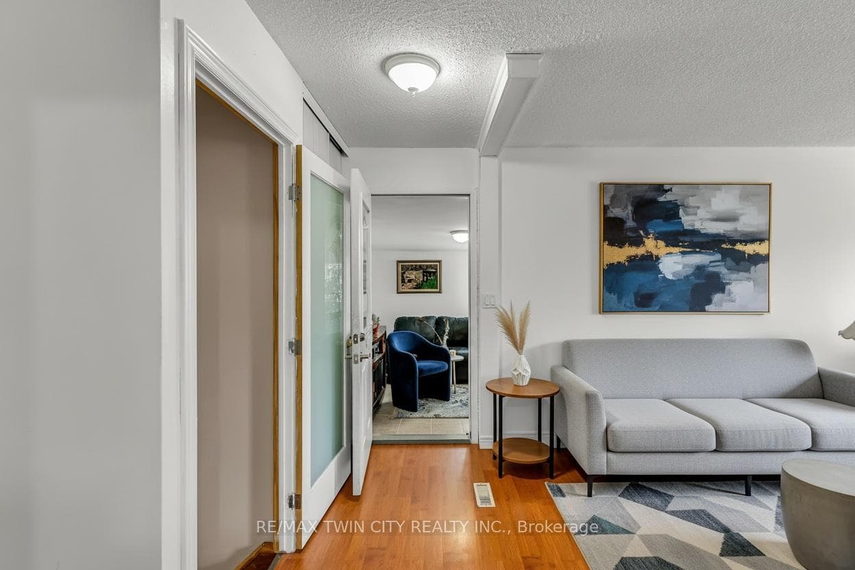 223 Golden Orchard Crescent photo 4