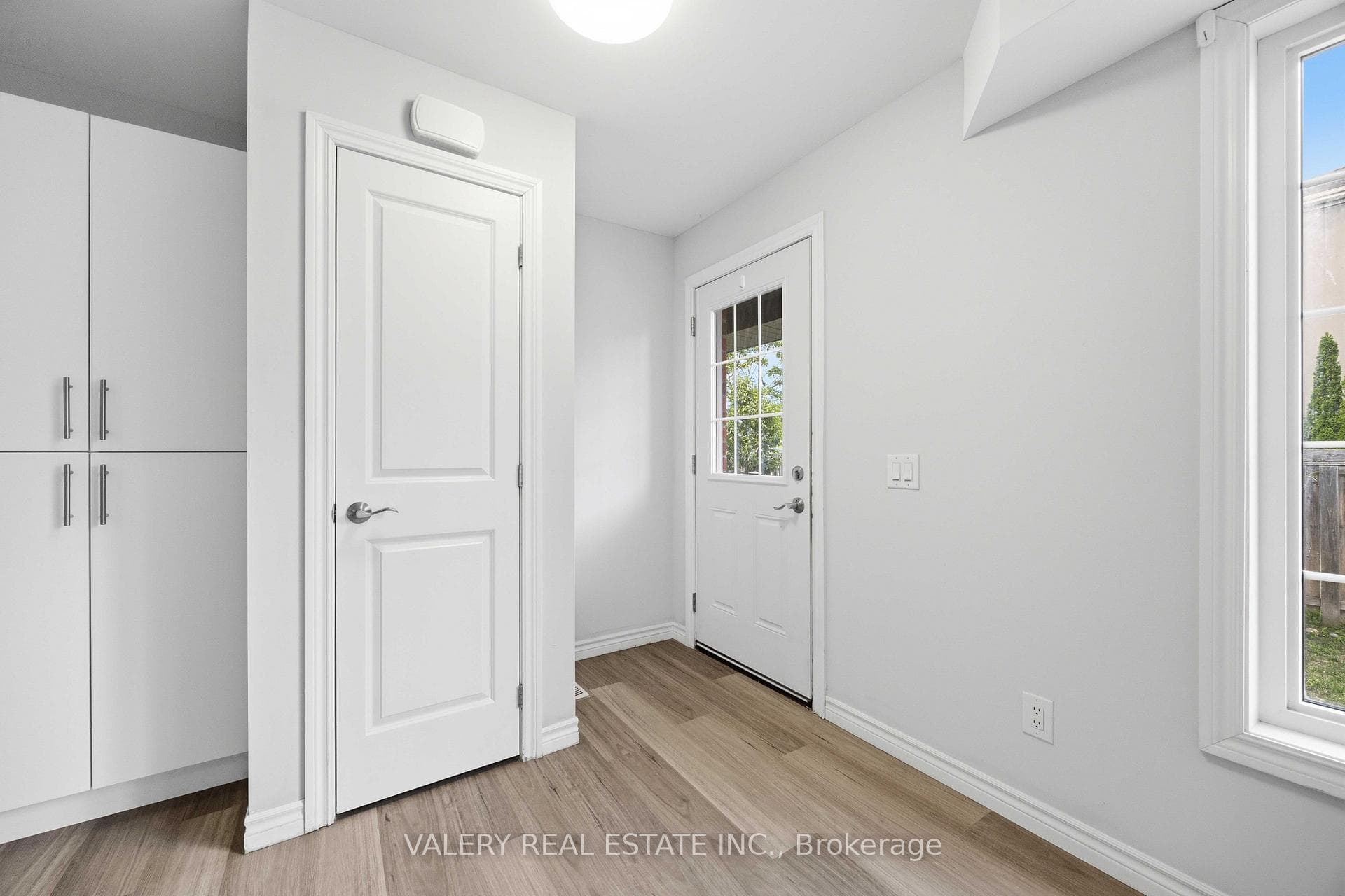 250 Penetanguishene Road Unit 14 photo 4