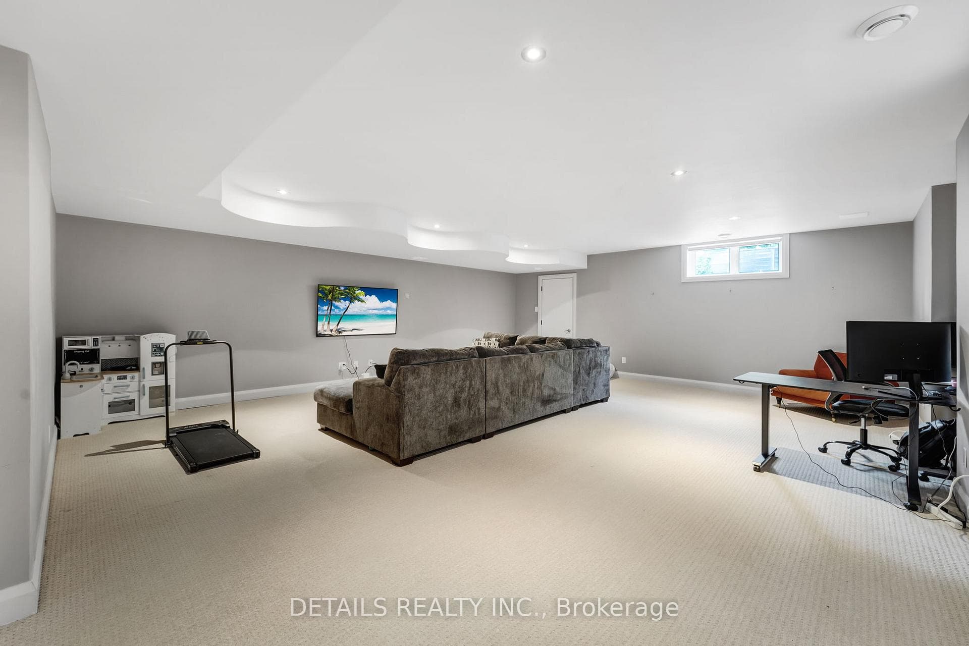 71 Eleanor Drive photo 39