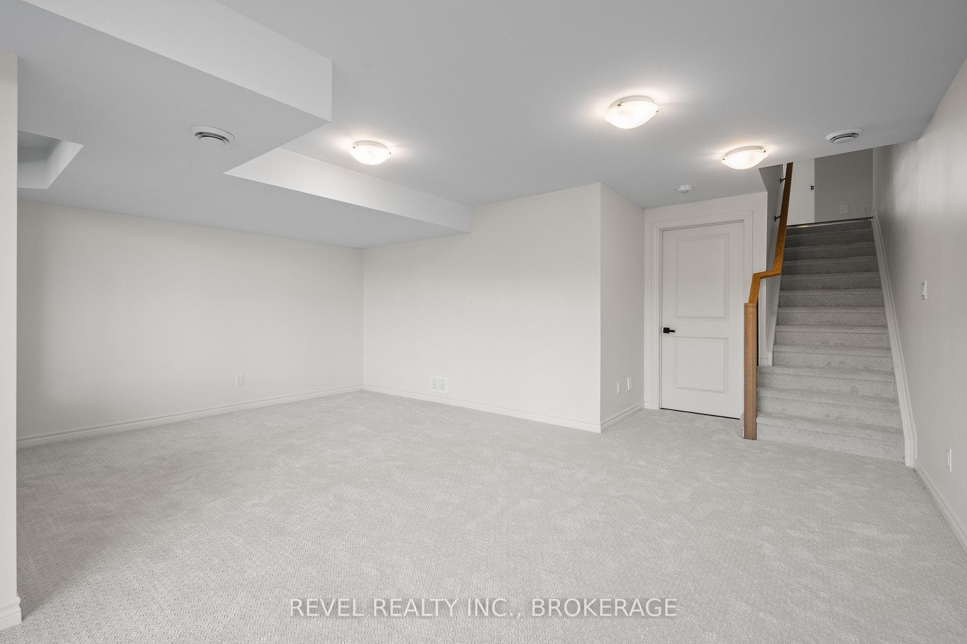 456 Buckthorn Drive photo 32