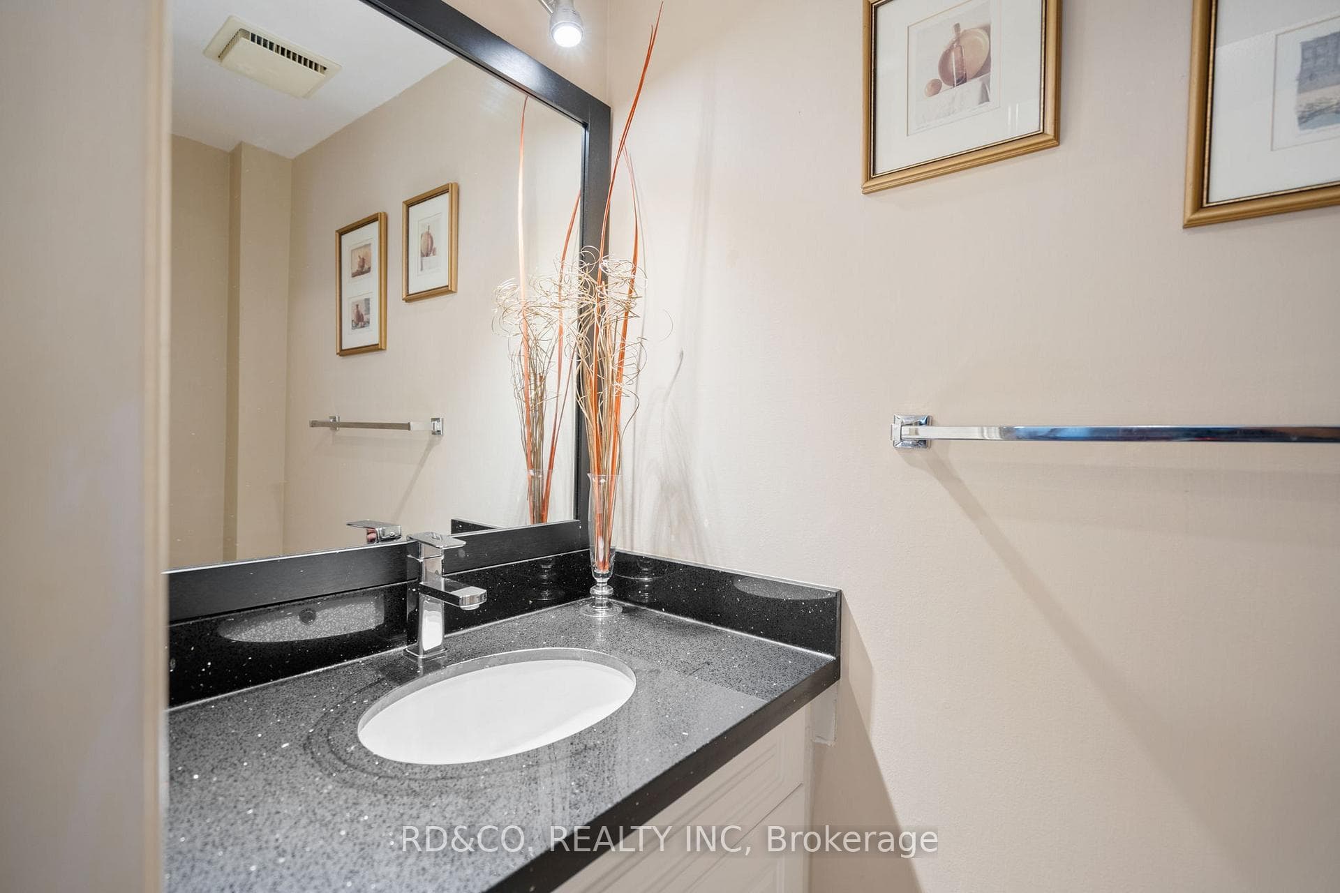 52 Strathmore Drive photo 6