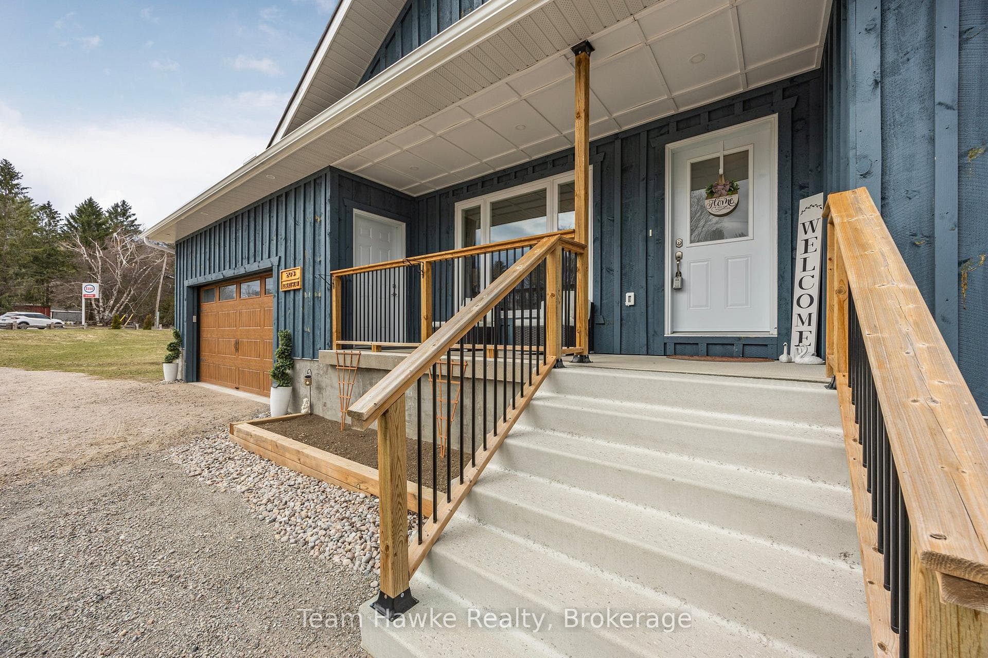 203 Robert Street photo 5