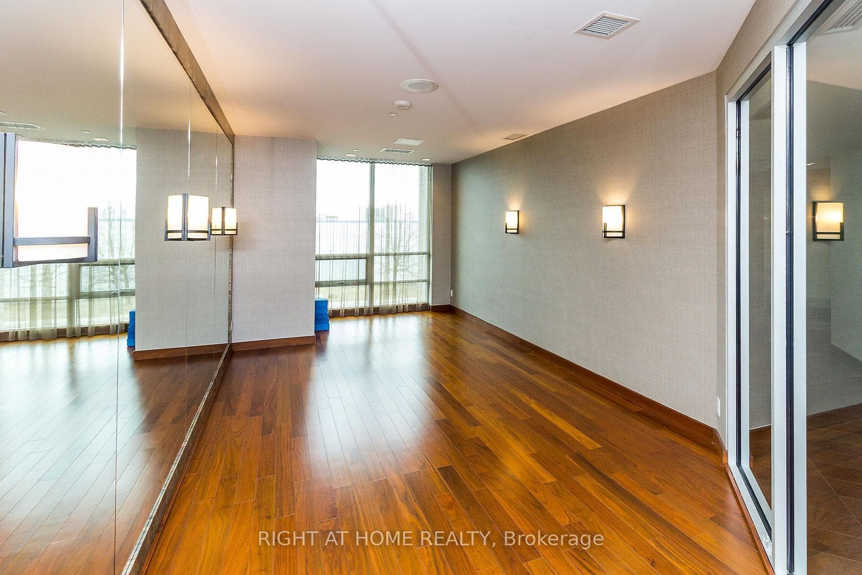 215 Sherway Gardens Road Unit 2805 photo 9