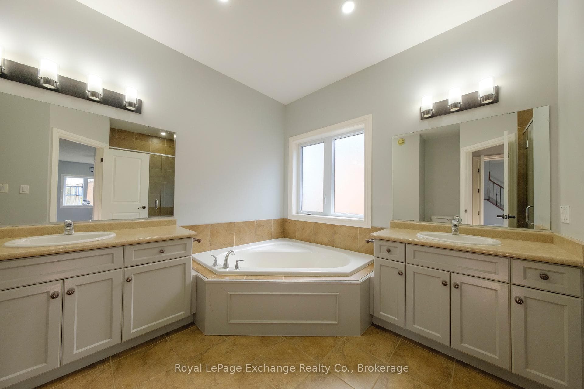 310 Wieck Boulevard photo 12