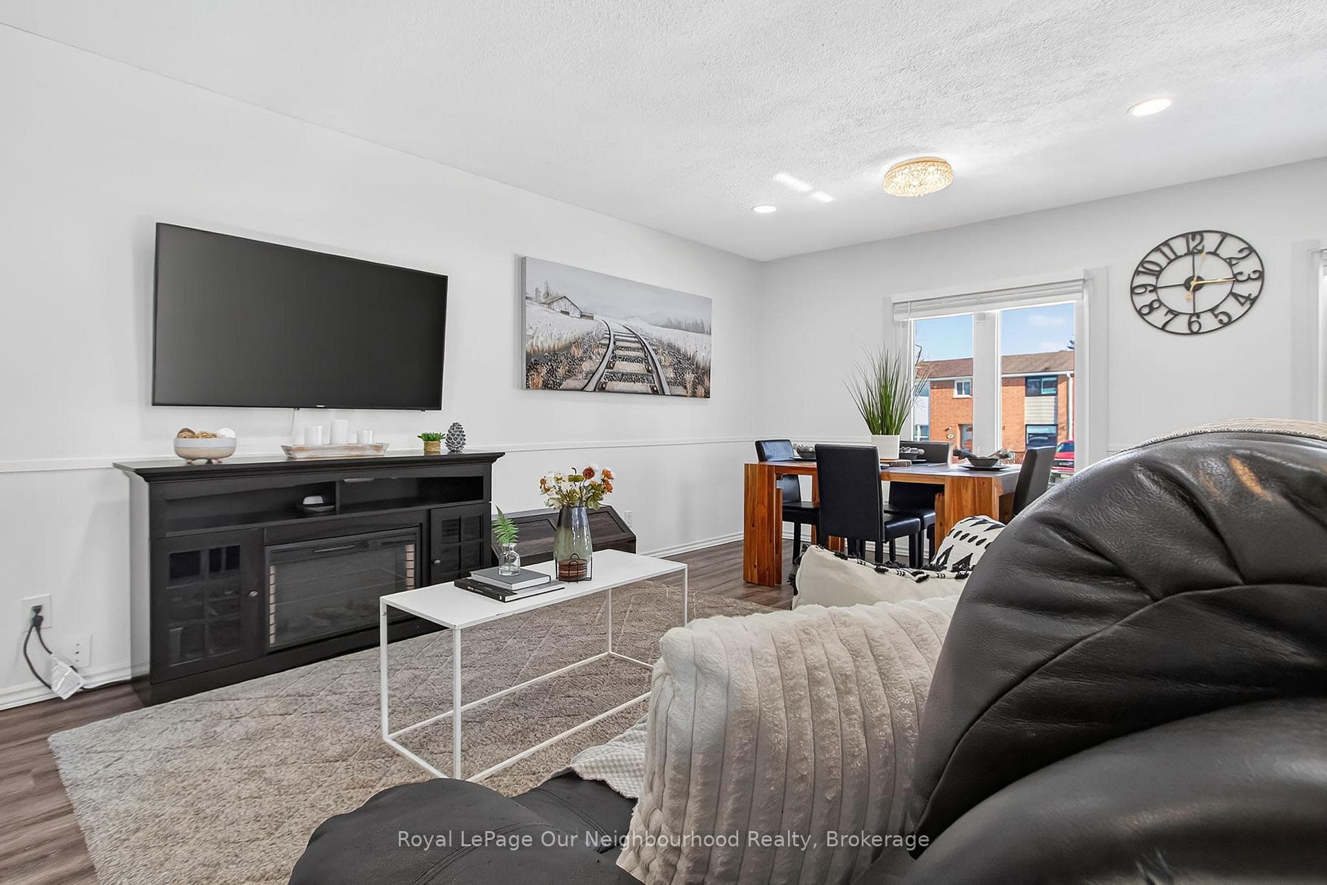 100 Keats Drive photo 11