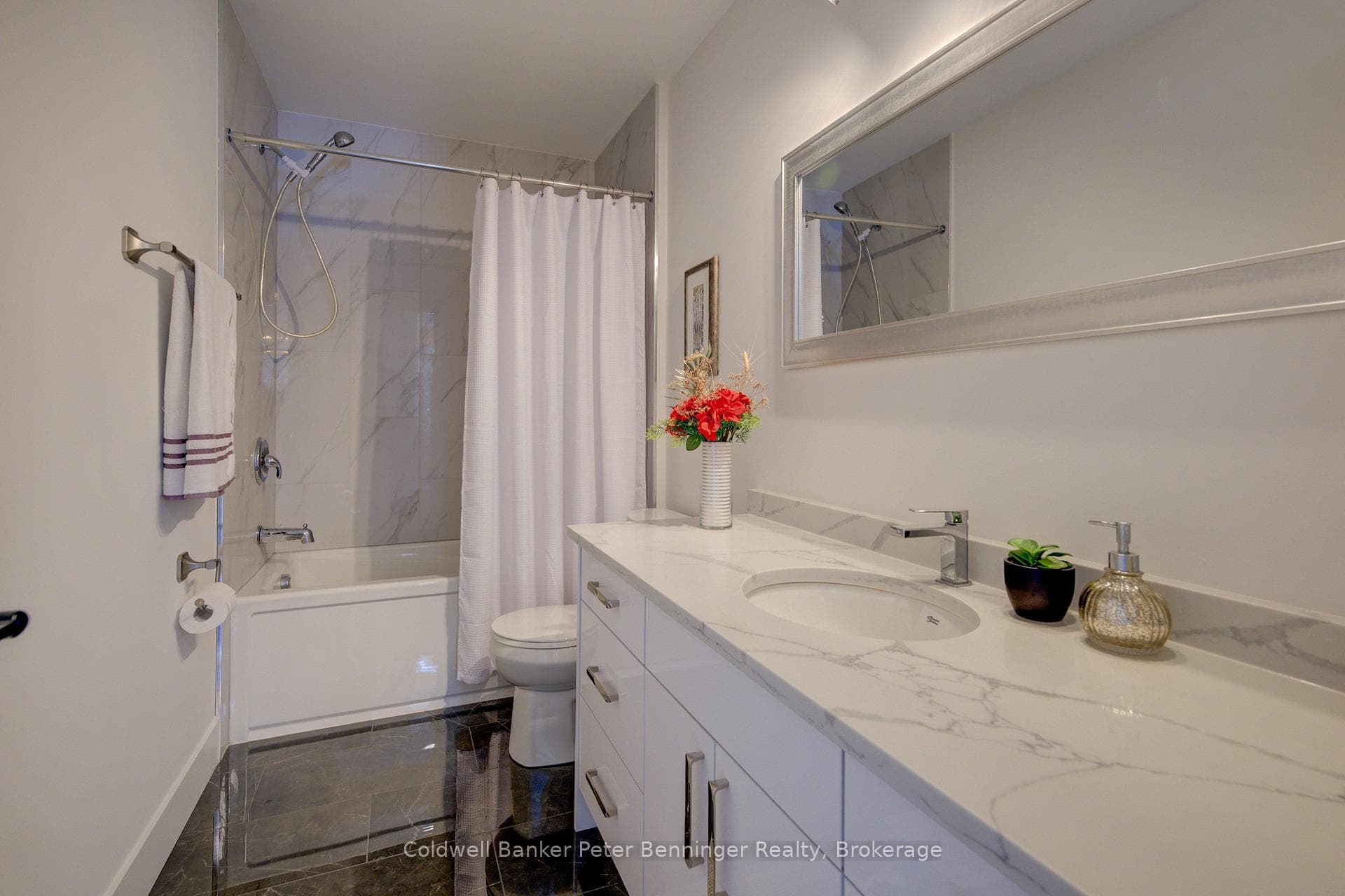 41 Queensway Drive photo 31