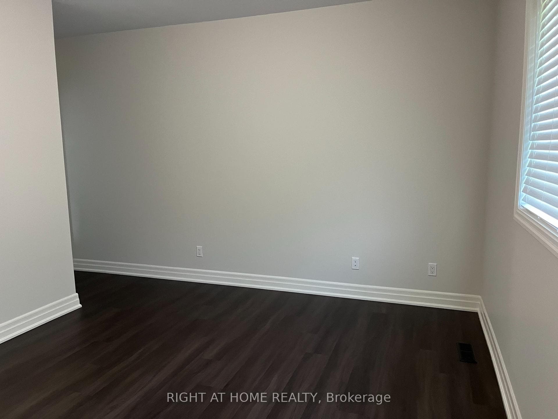 9 Mercedes Drive photo 11