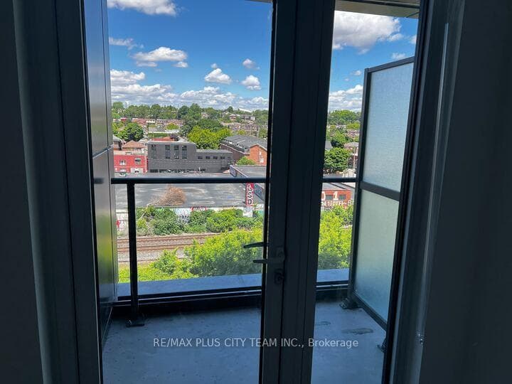 1285 Dupont Street Unit 607 photo 9