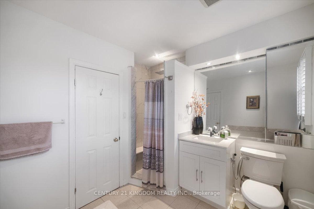 9 Durrington Crescent photo 24
