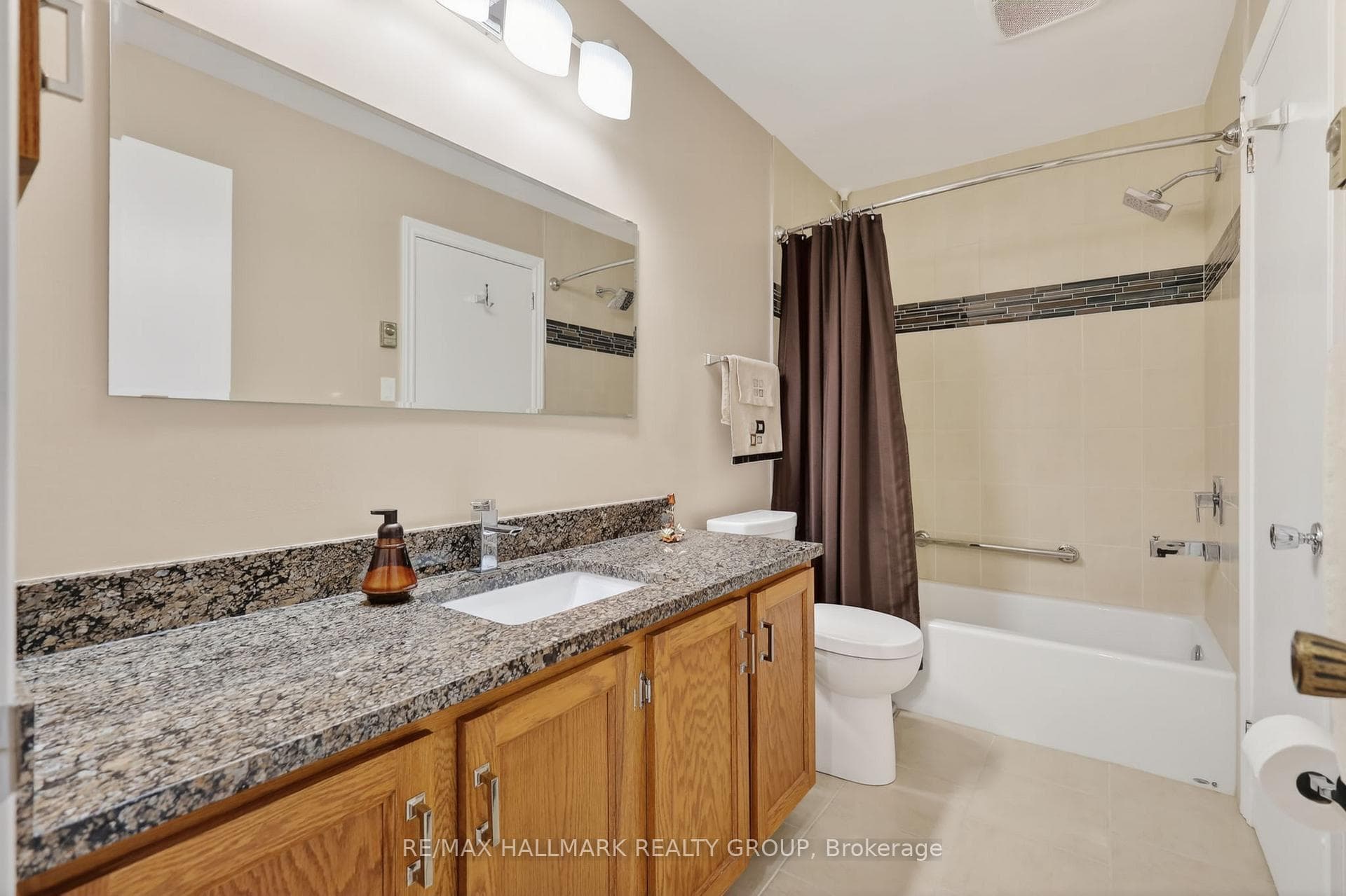 1463 Kamouraska Circle photo 21