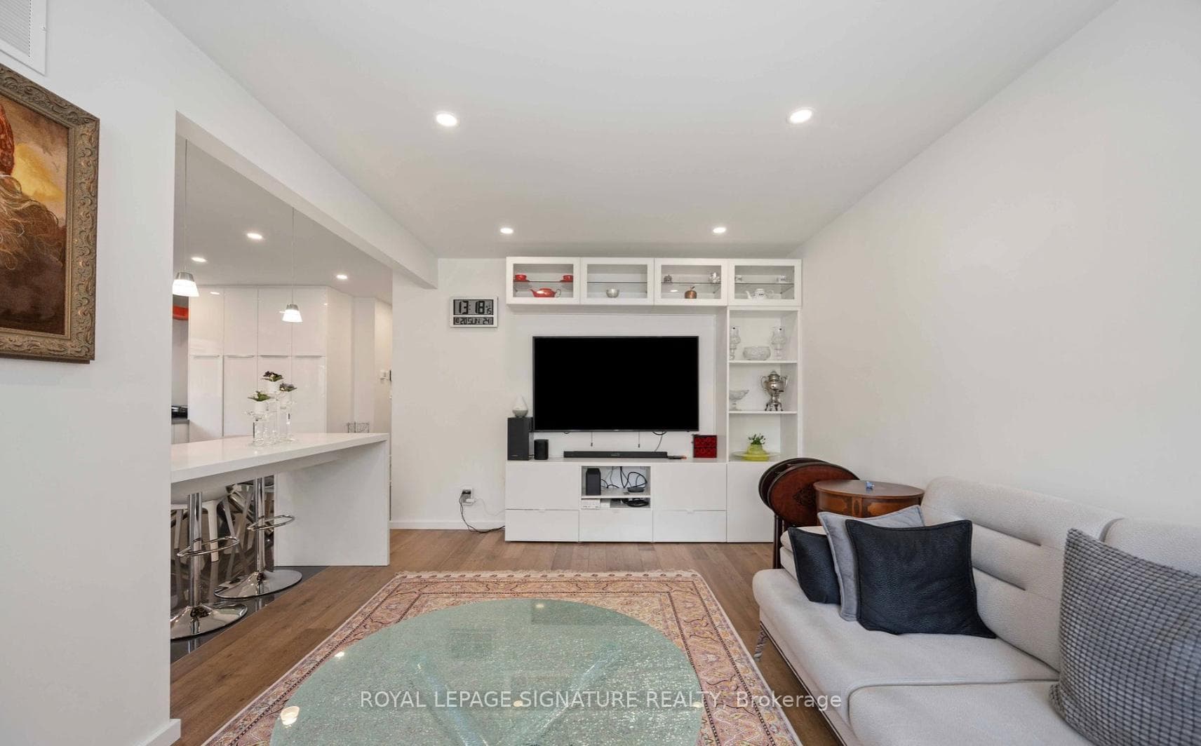 5 Christina Crescent Unit Main photo 4