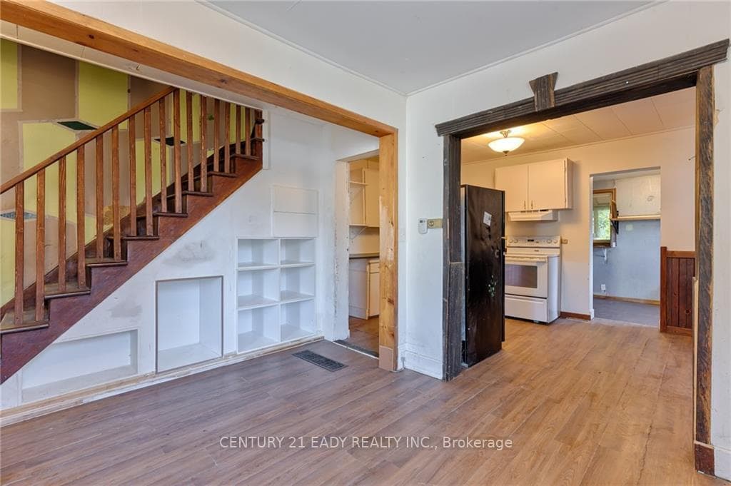 131 PATRICK Avenue photo 11