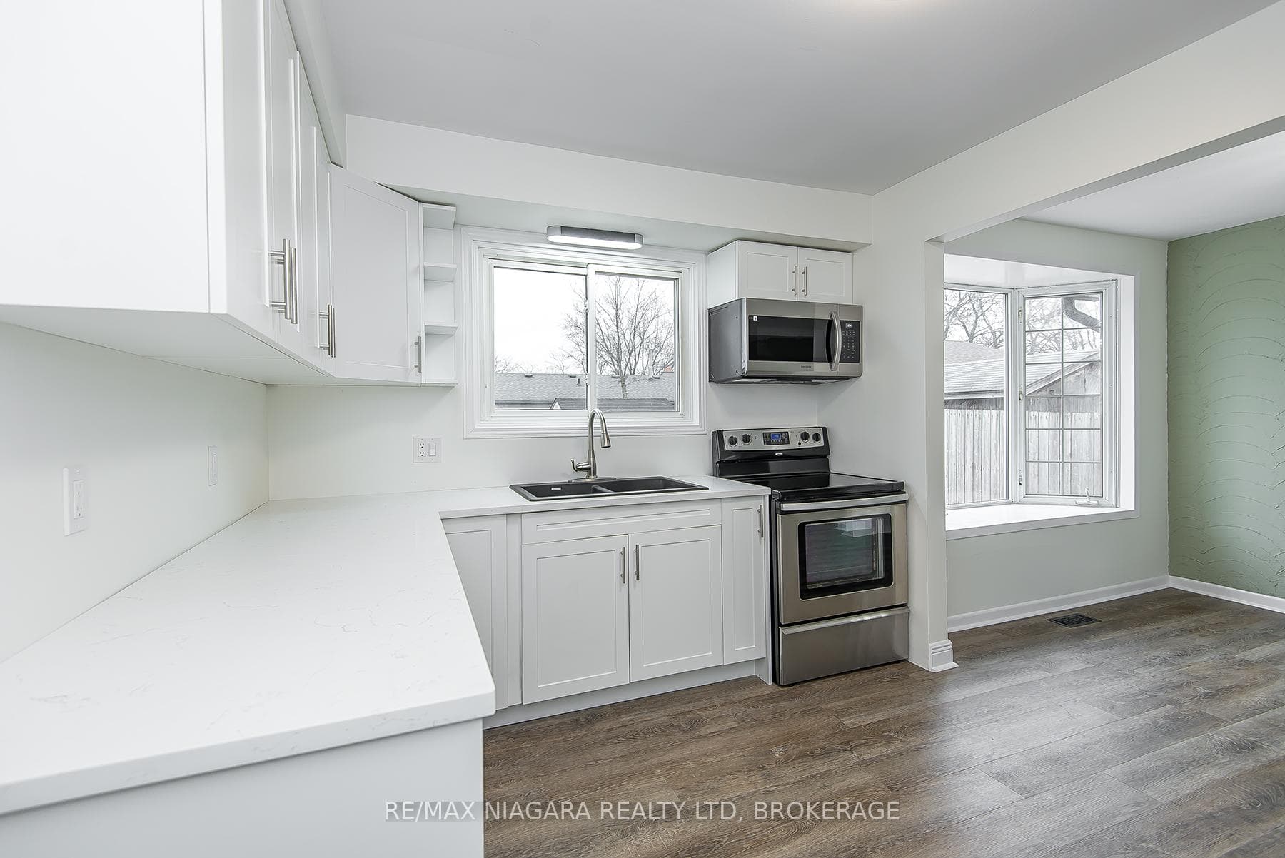 16 Huntley Crescent photo 19