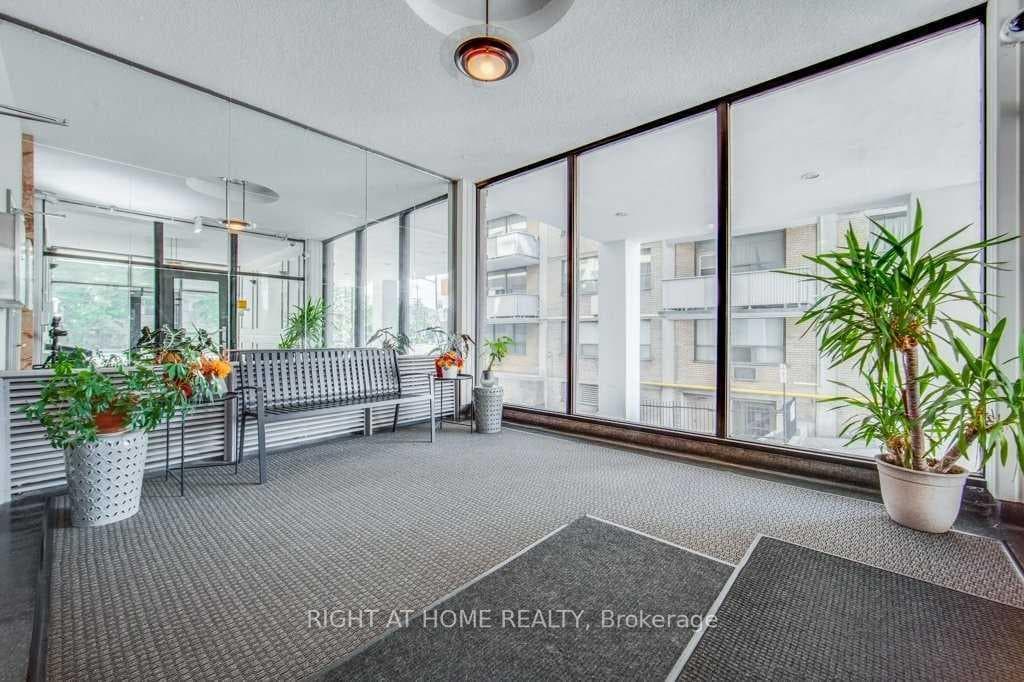 660 Eglinton Avenue Unit 311 photo 3
