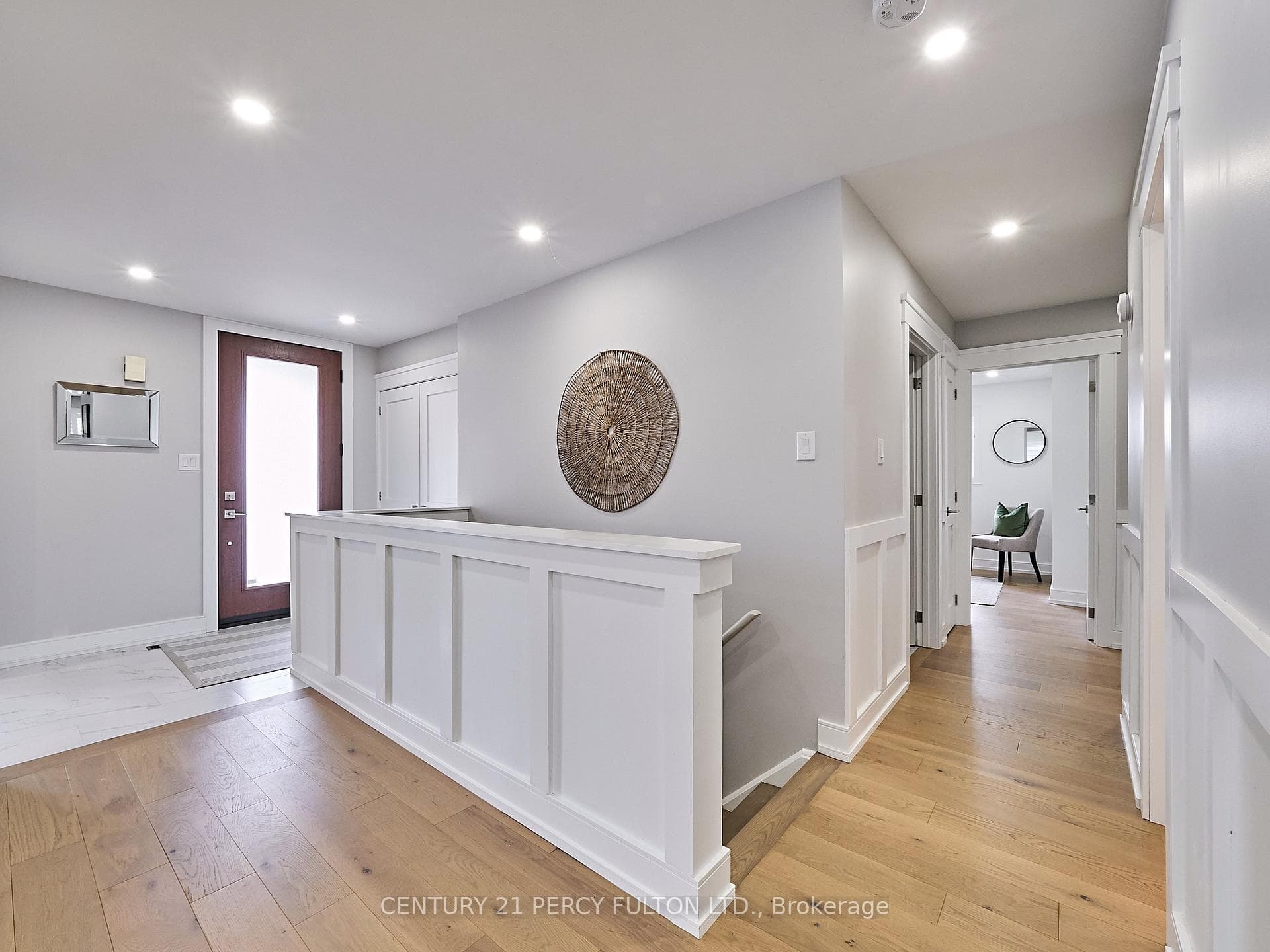 516 Victoria Street photo 8