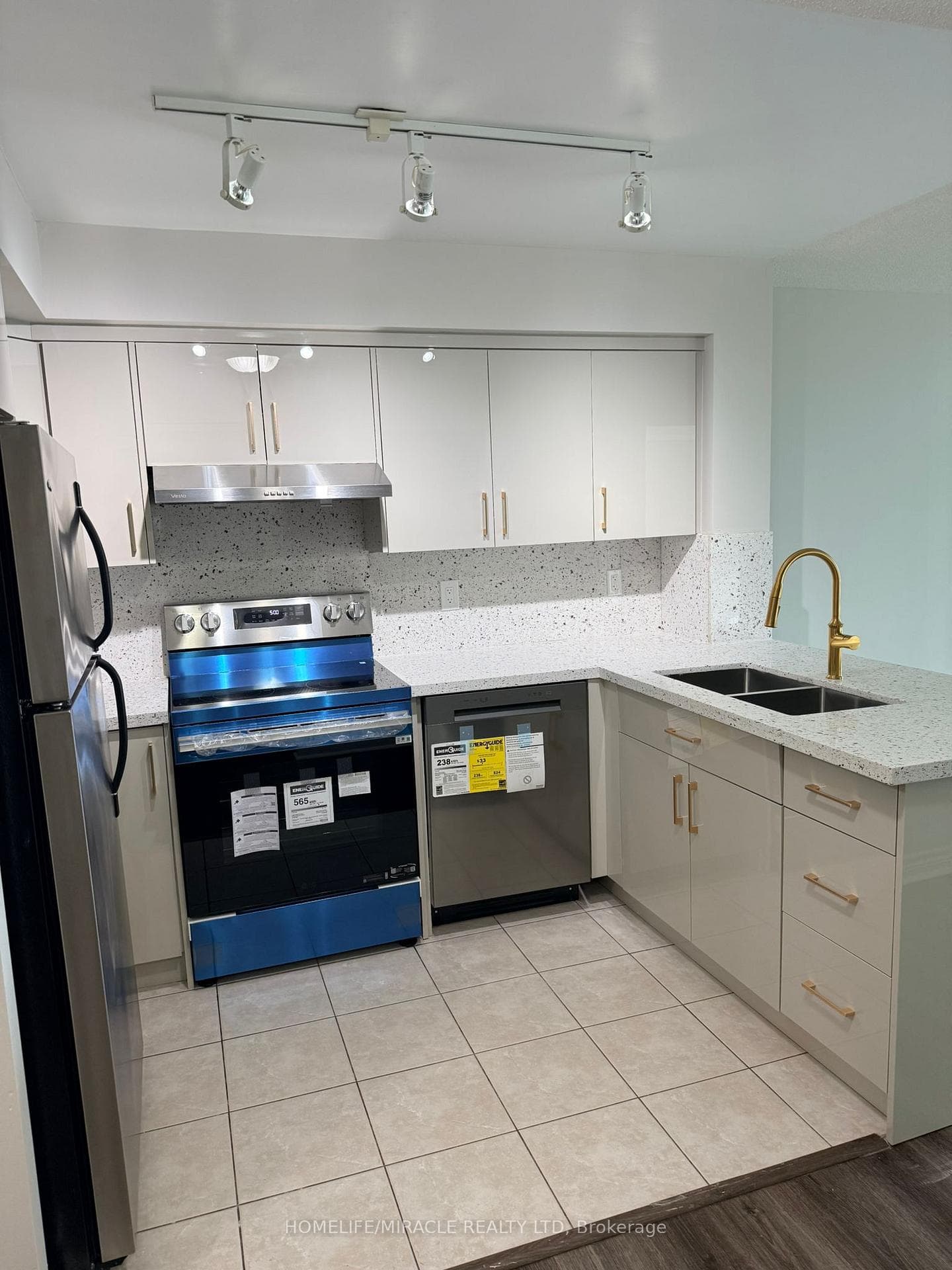 33 Elm Drive Unit 1508 photo 19