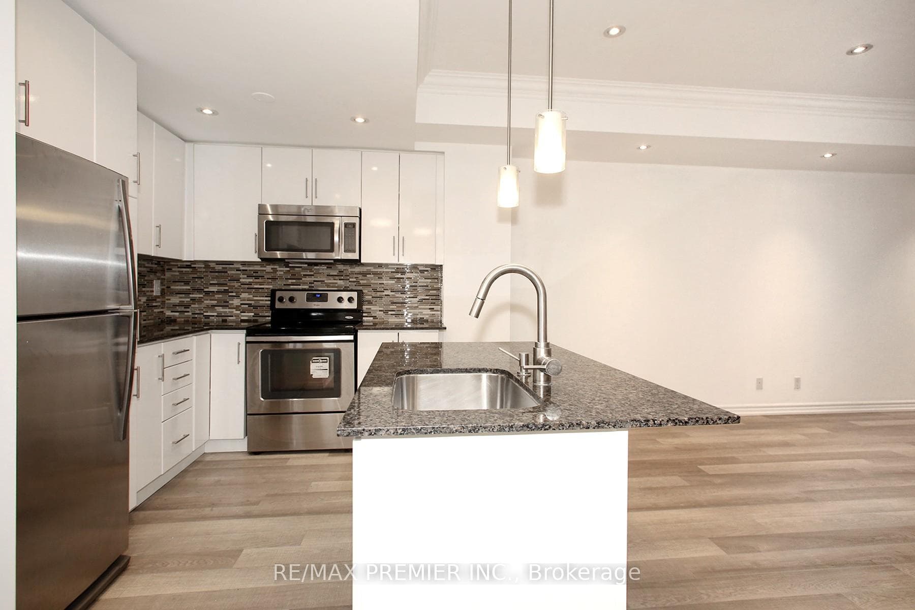 50 Carnation Avenue Unit 147 photo 22