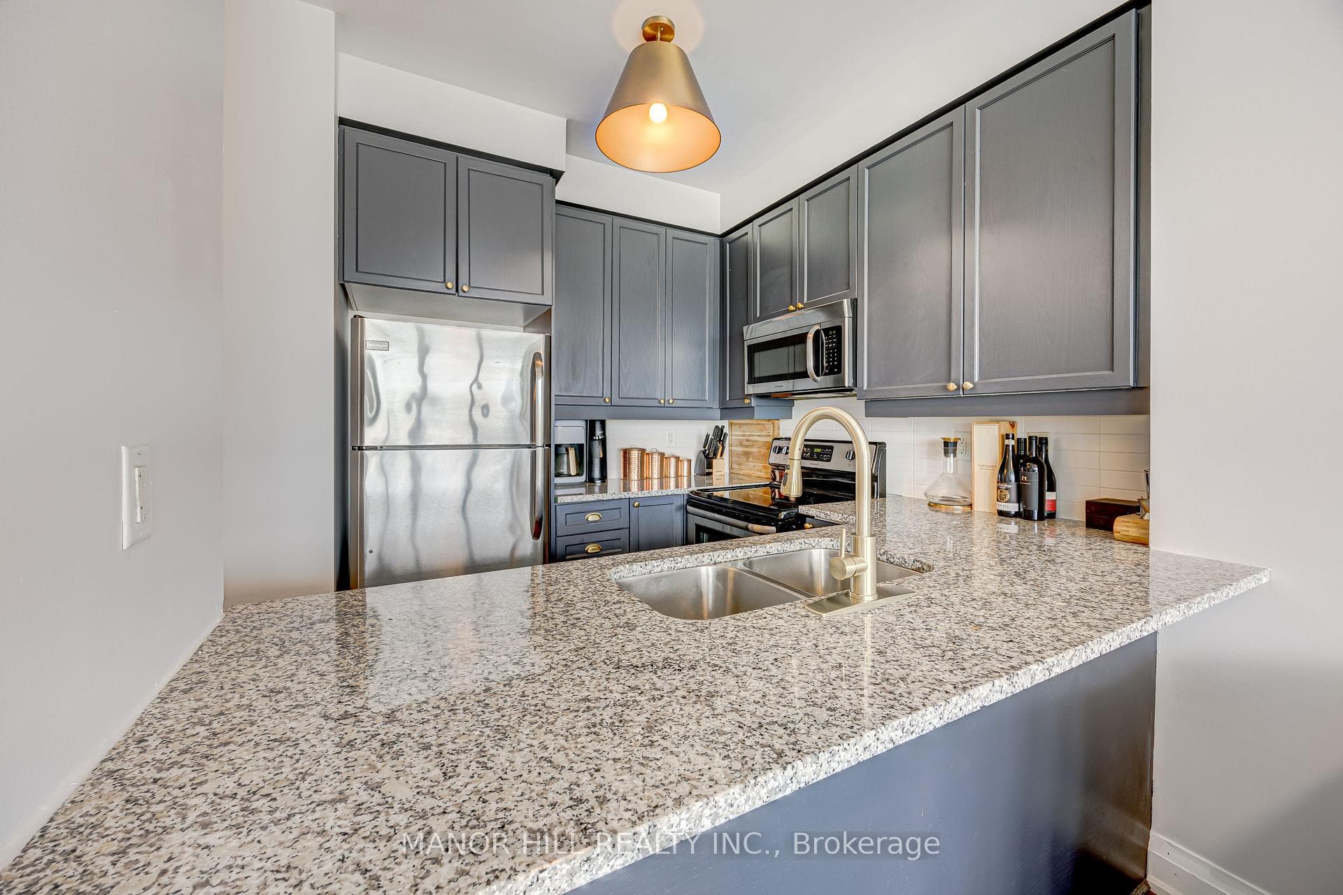 1185 The Queensway N/A Unit 409 photo 7