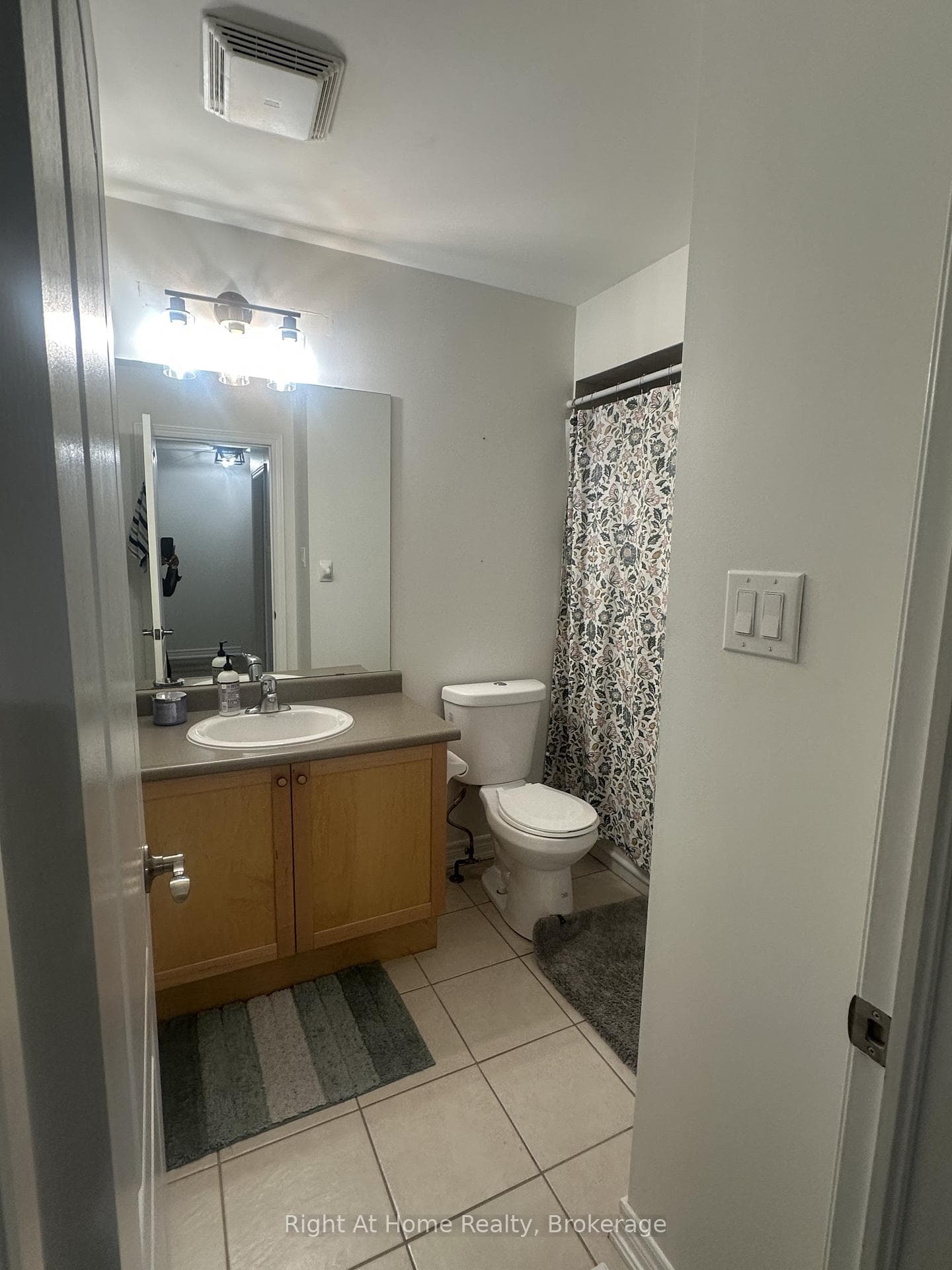 76 Easthampton Road photo 14