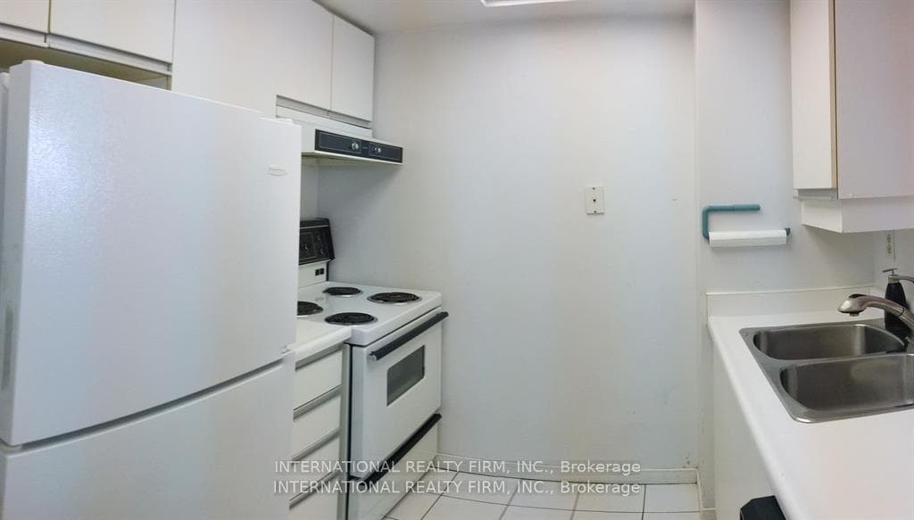 5 Concorde Place Unit 1310 photo 8