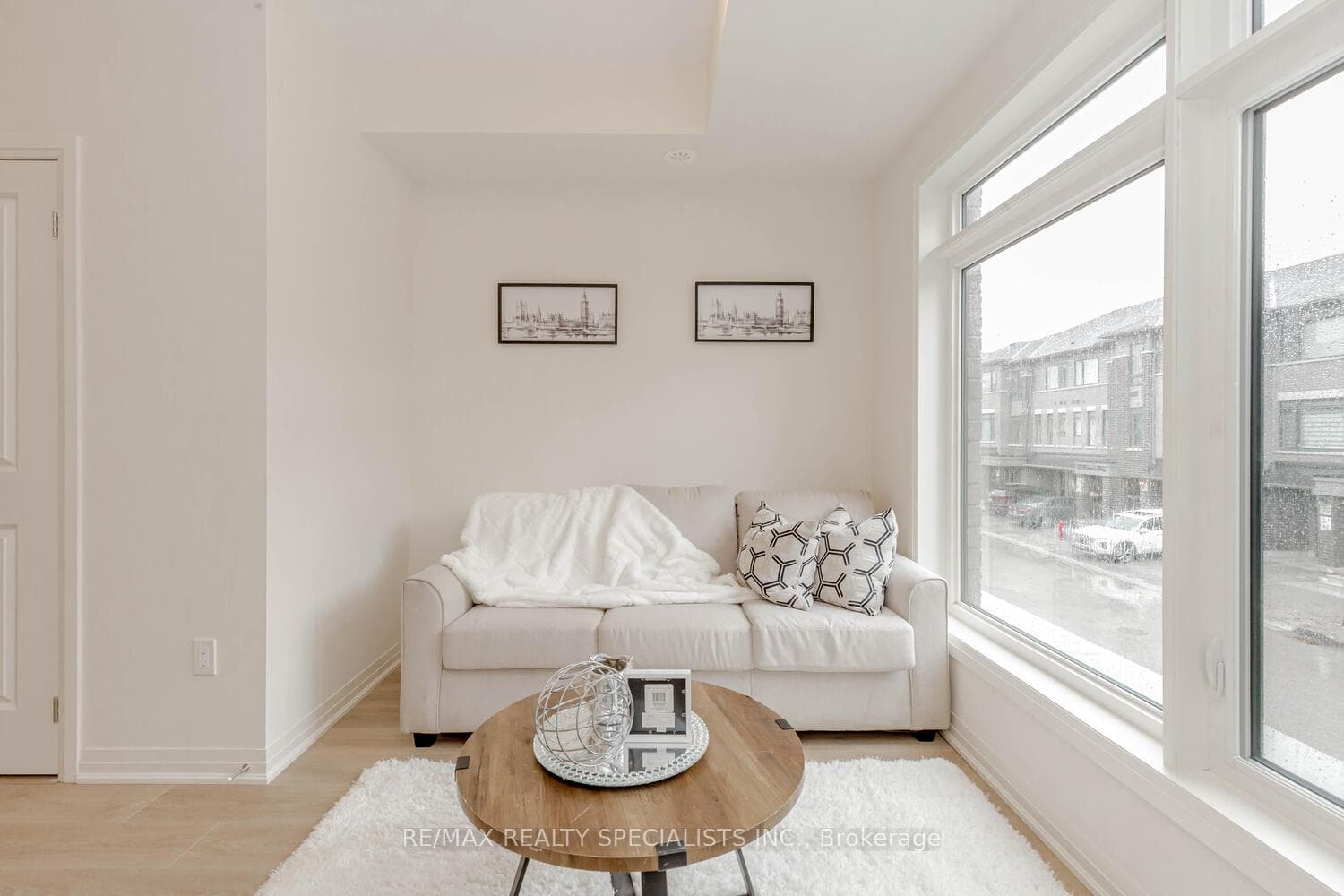 14 Emmas Way photo 17