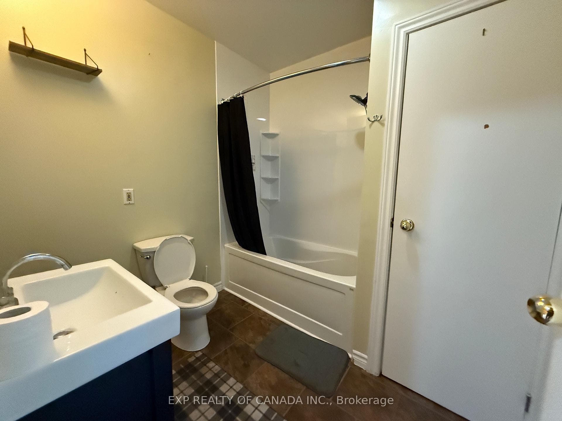 576 Spruce Street photo 13