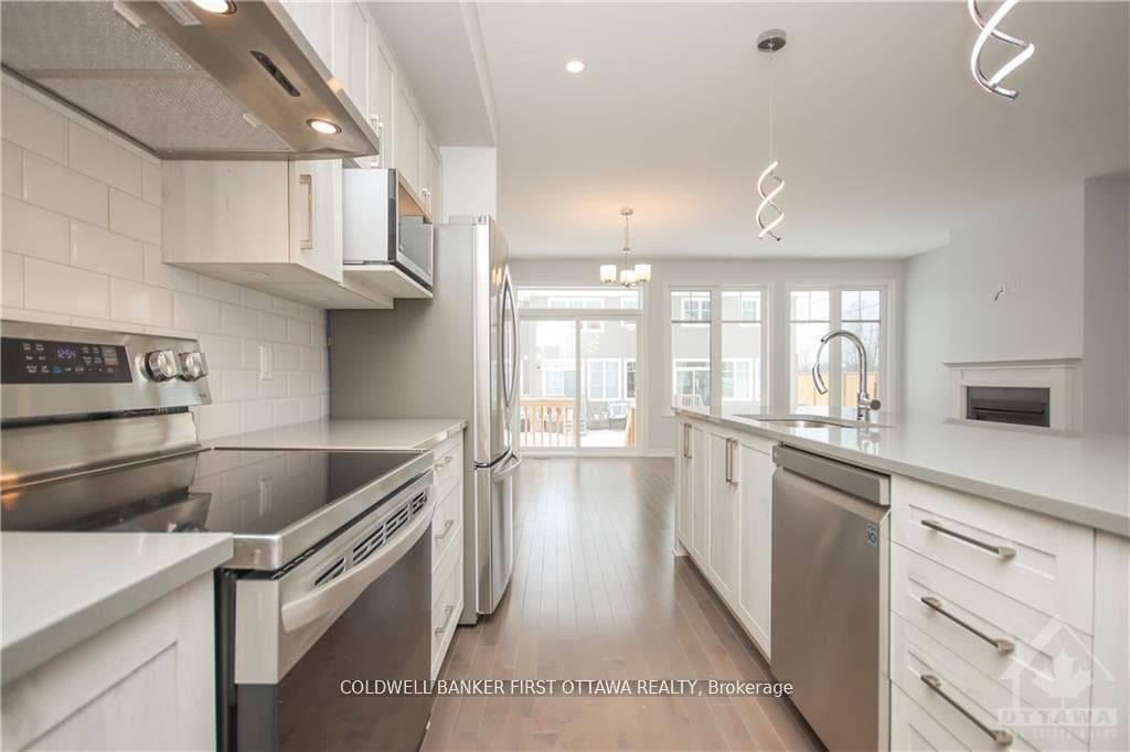 144 ANGELONIA Crescent photo 6