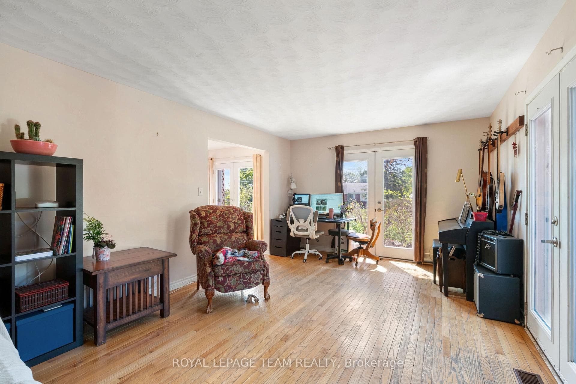 5687 Cherry Street photo 9