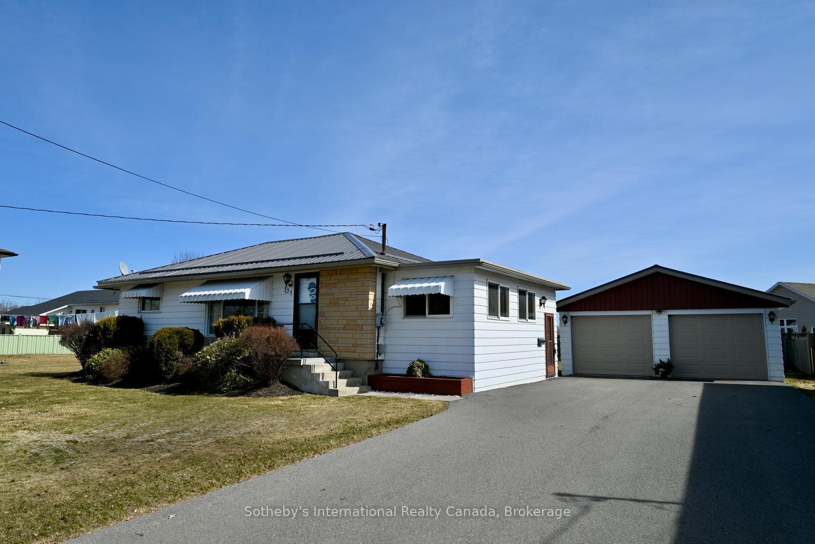 574 Otonabee Drive photo 1