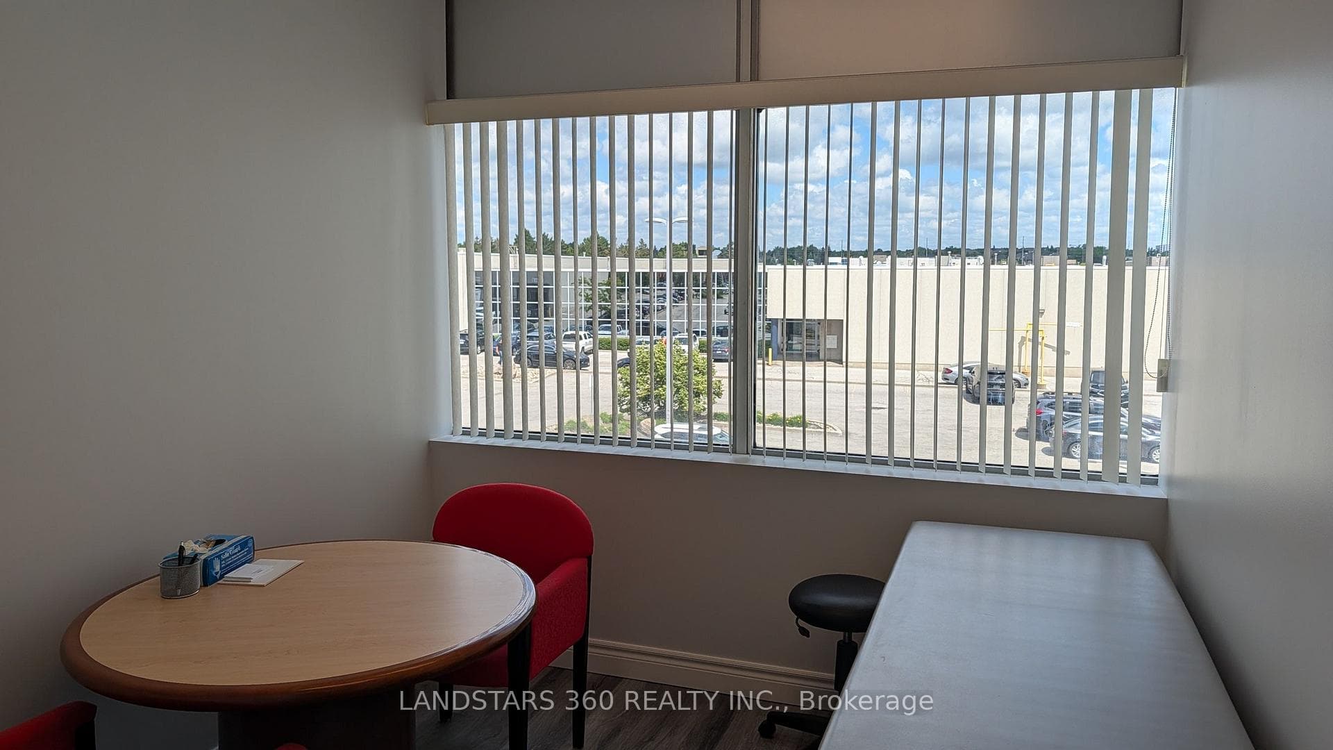 9140 Leslie Street Unit 211-212 photo 11