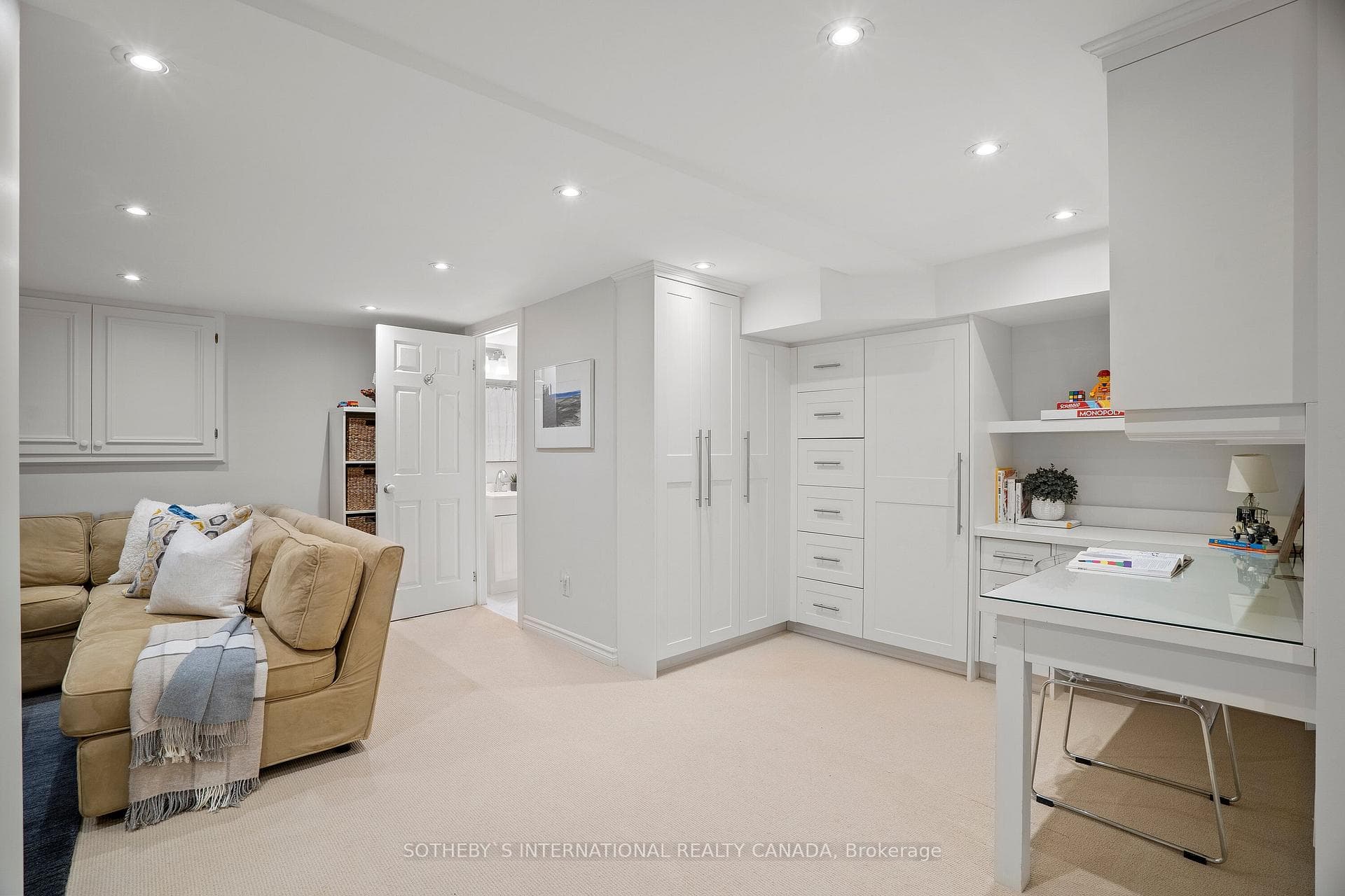12 Harper Avenue photo 36