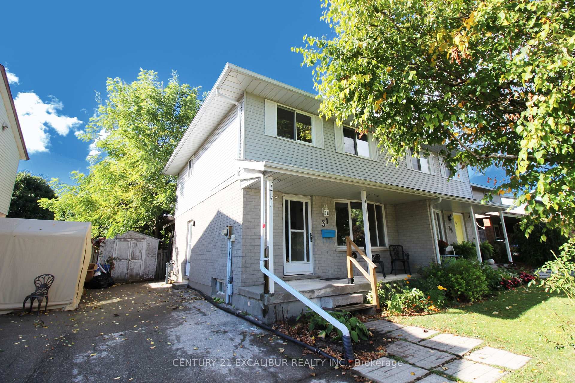 31 Falcon Drive photo 1