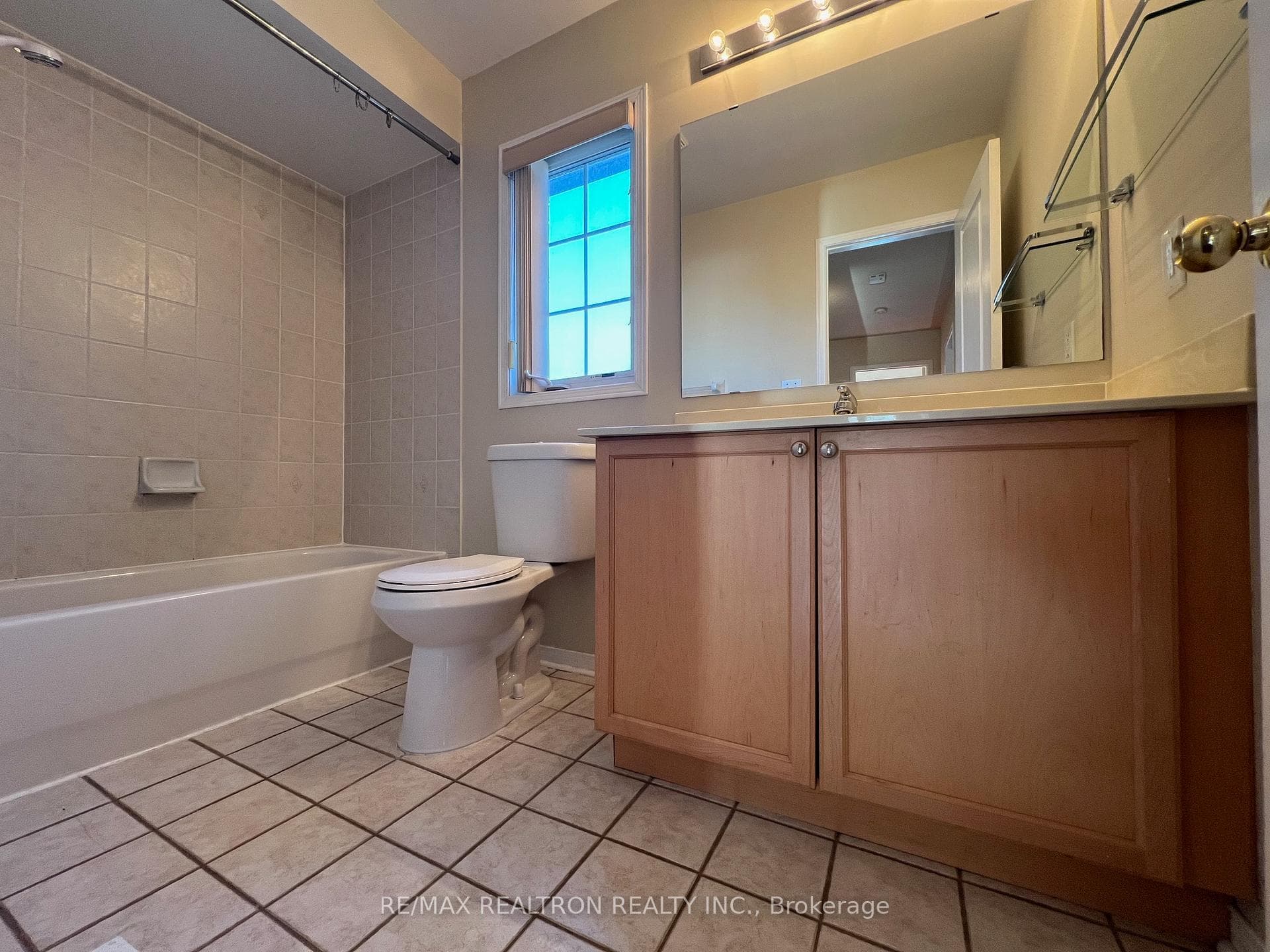 100 Alfred Paterson Drive photo 22