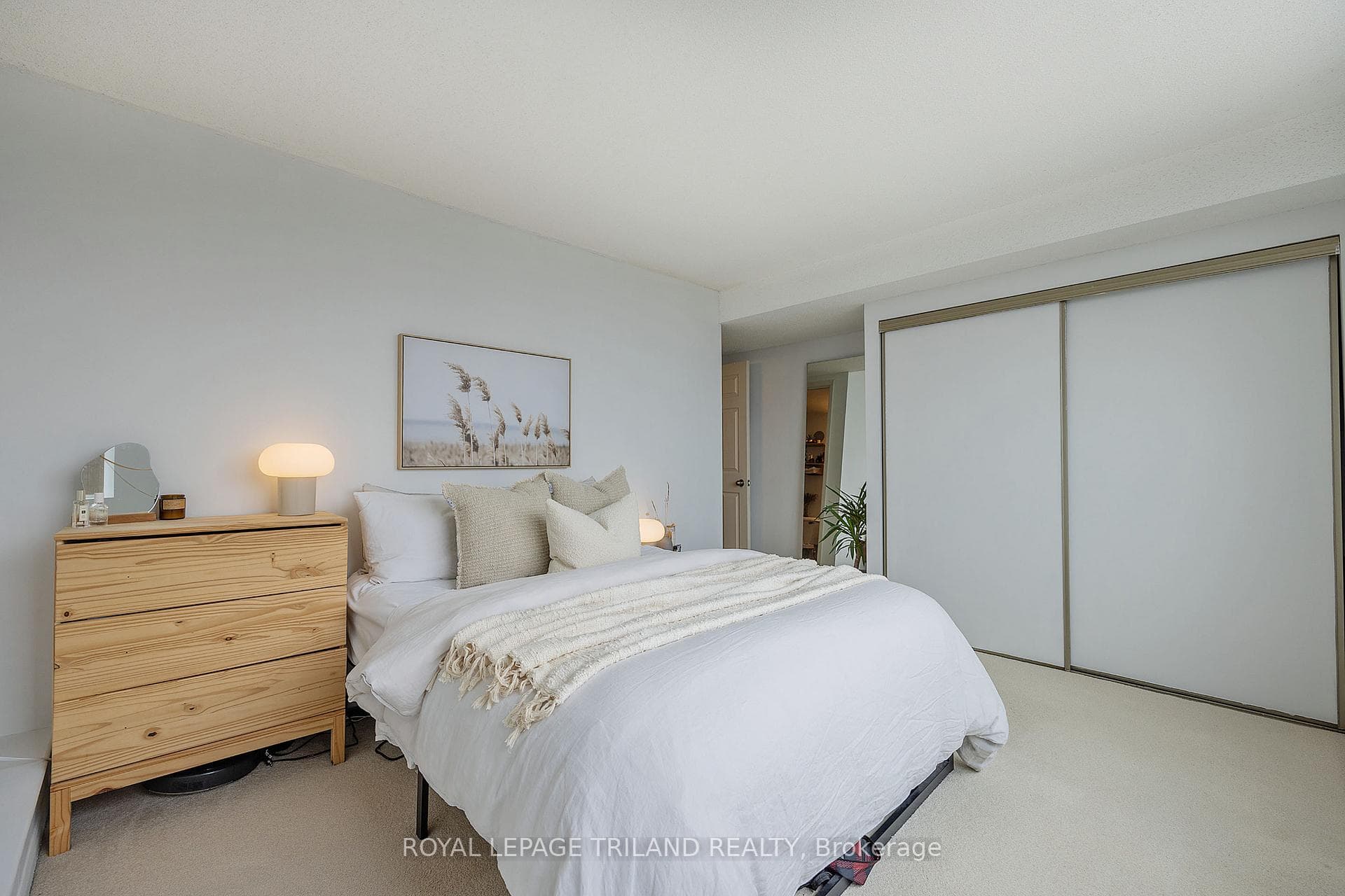 155 Kent Street Unit 1408 photo 25