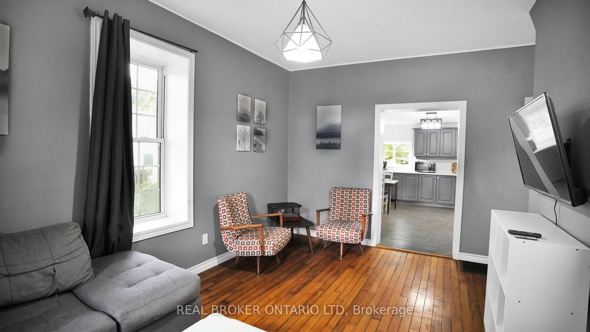 216 Victoria Street photo 8
