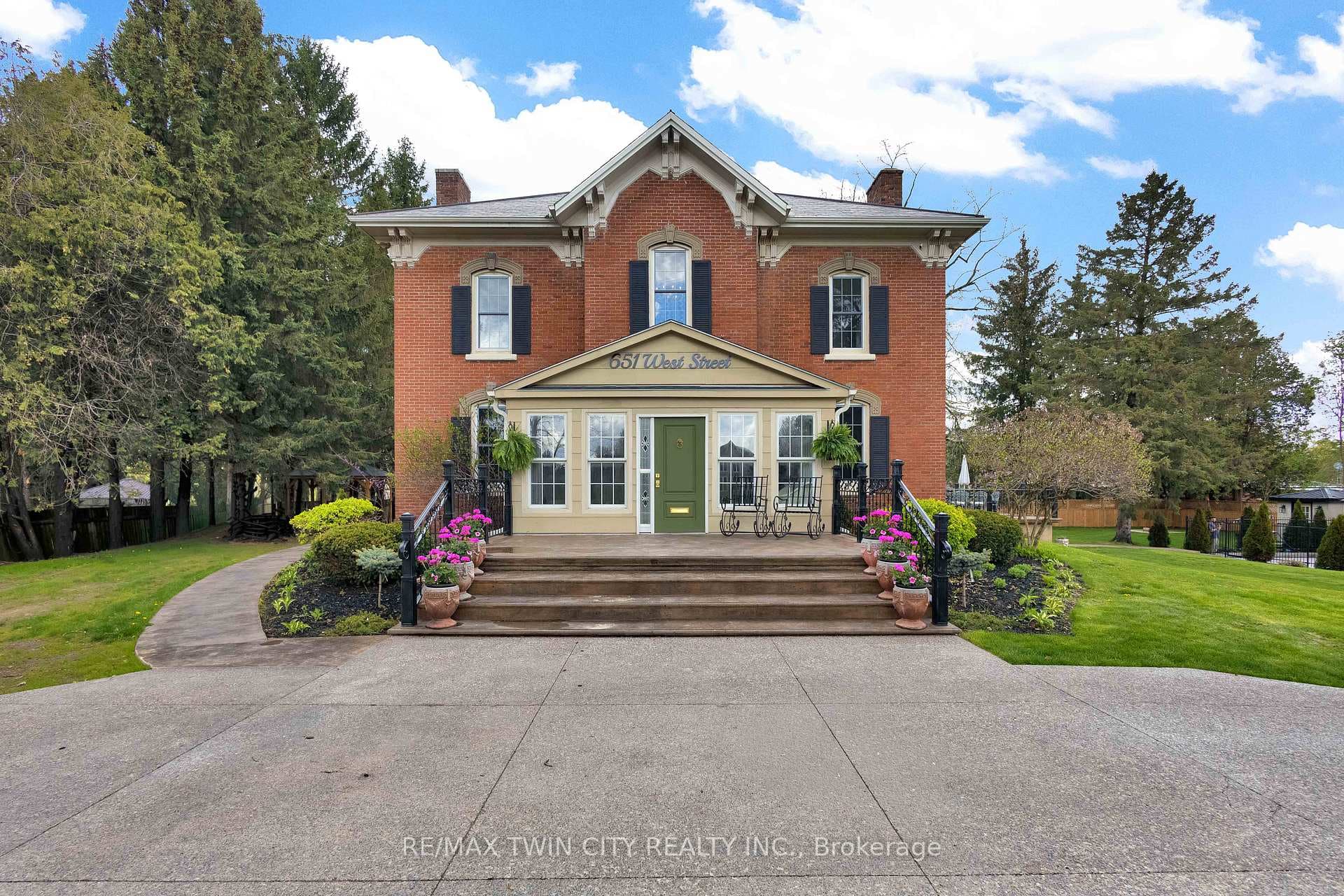 651 West Street photo 48