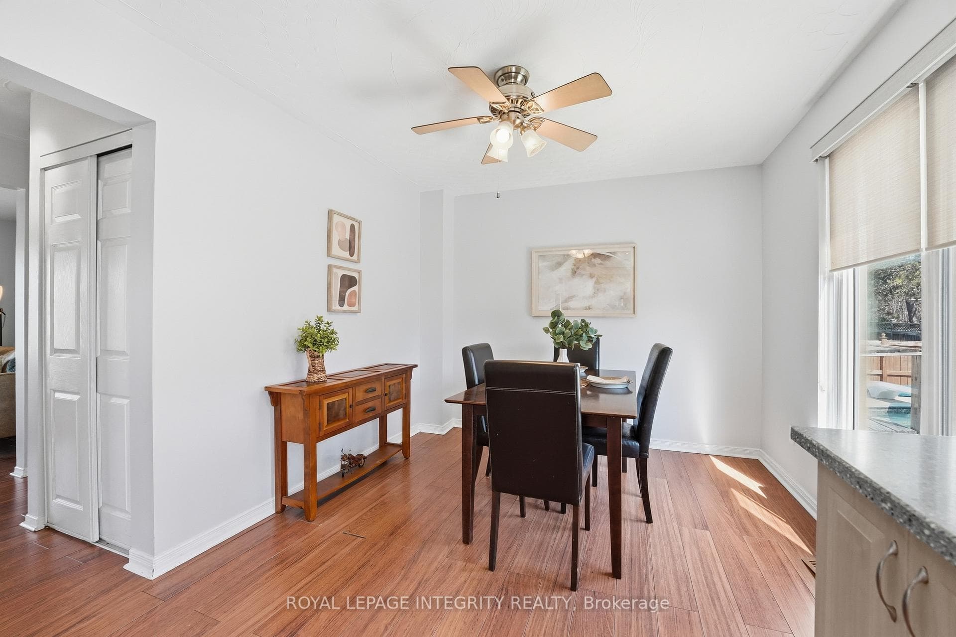 776 Vinette Crescent photo 10