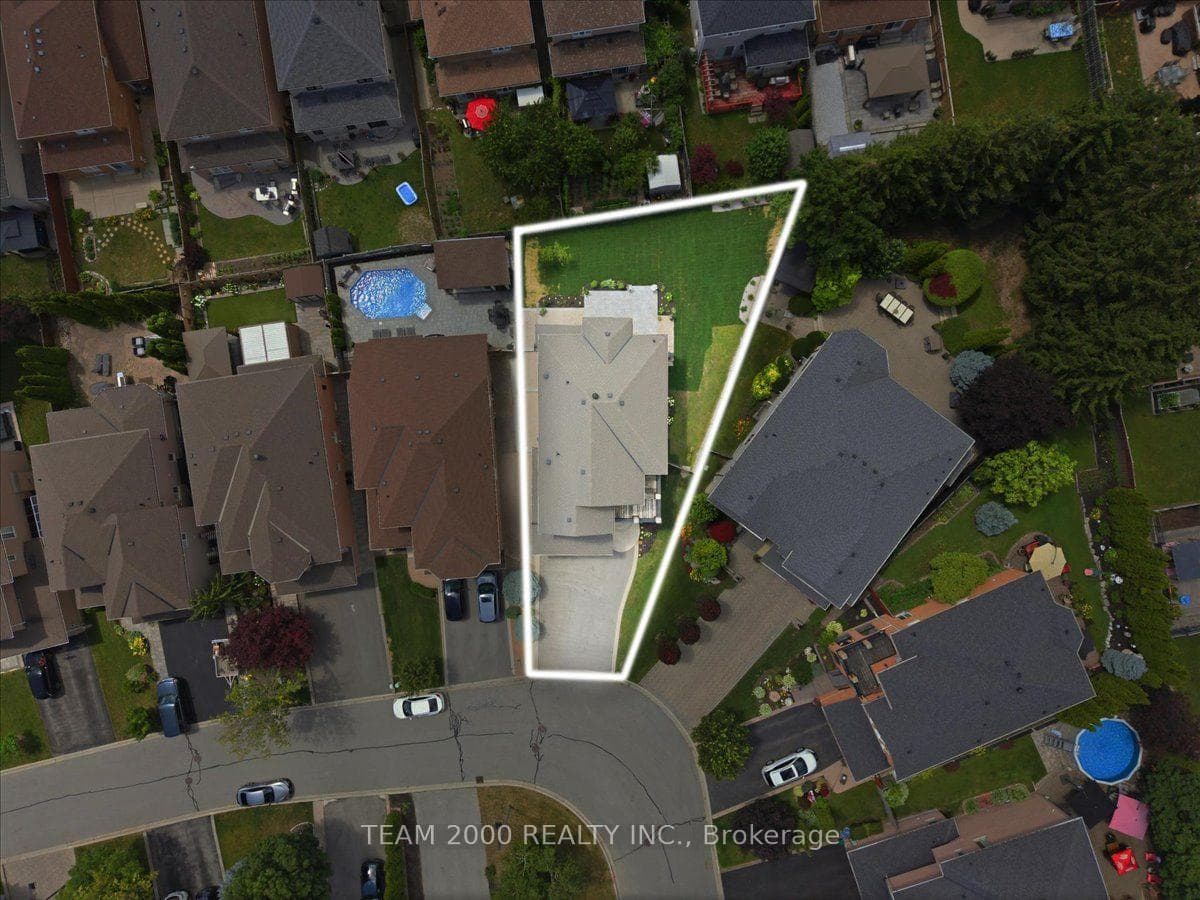 26 Crown Crescent photo 46