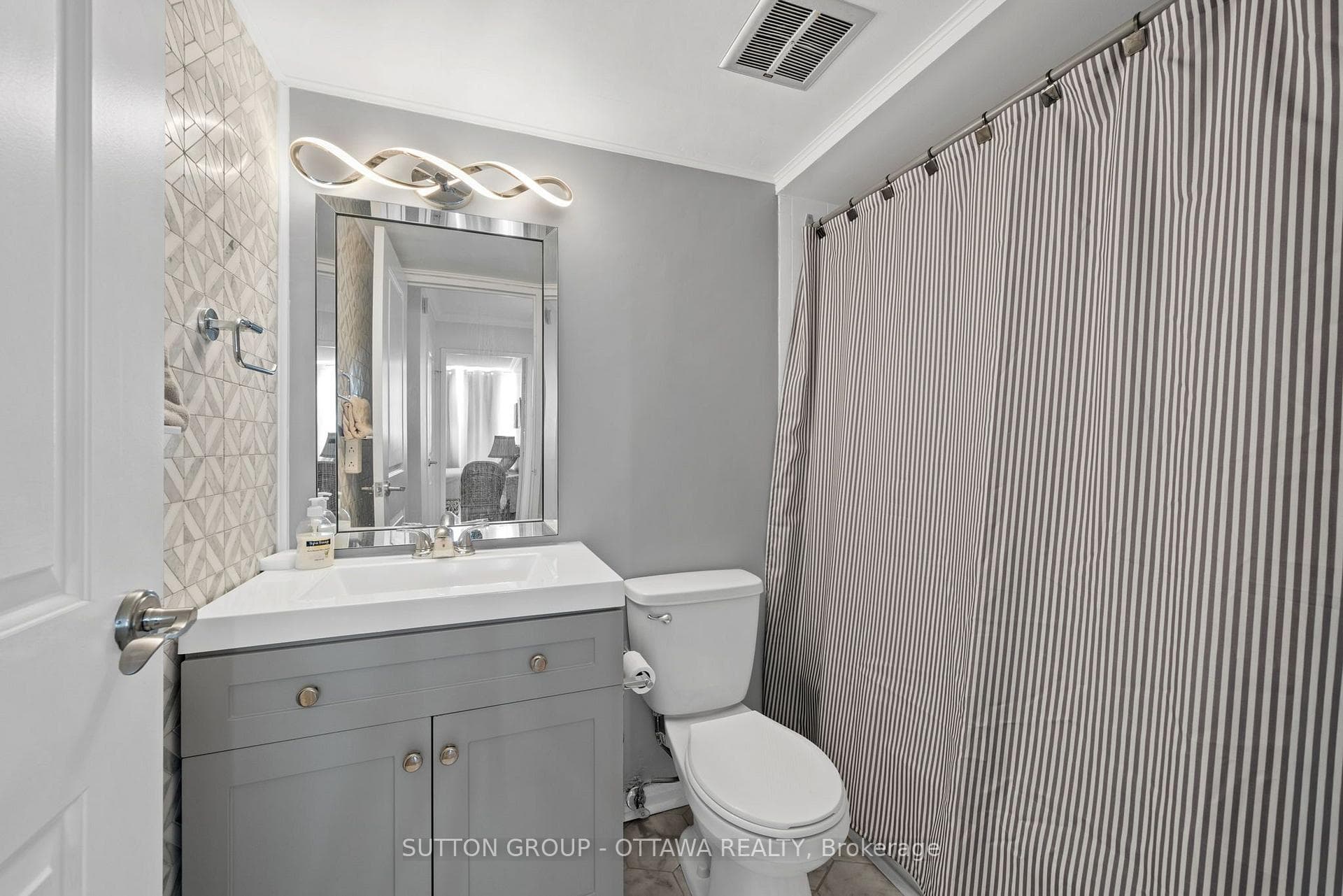 Main bathroom