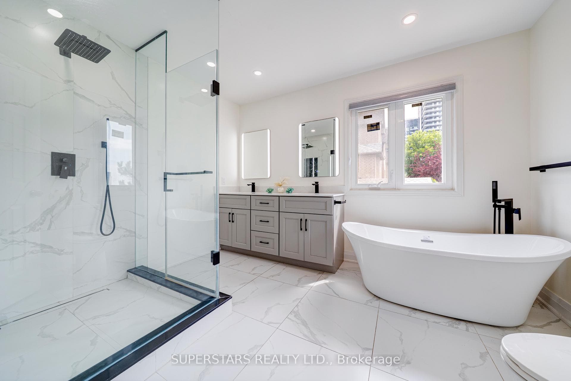 1 Baffin Court photo 15