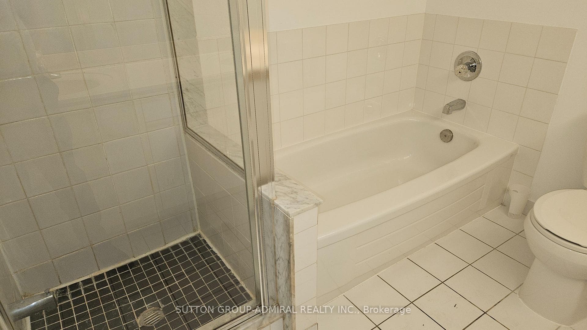 942 Yonge Street Unit 517 photo 14