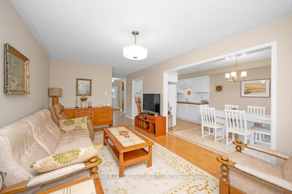 390 Duncan Lane photo 11