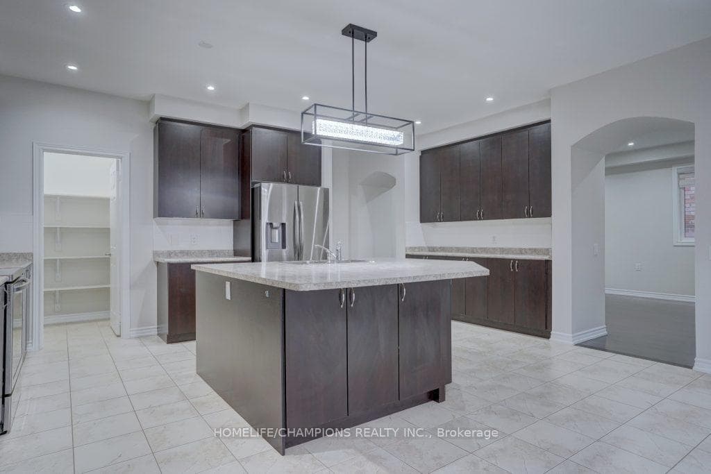 102 Benadir Avenue photo 6