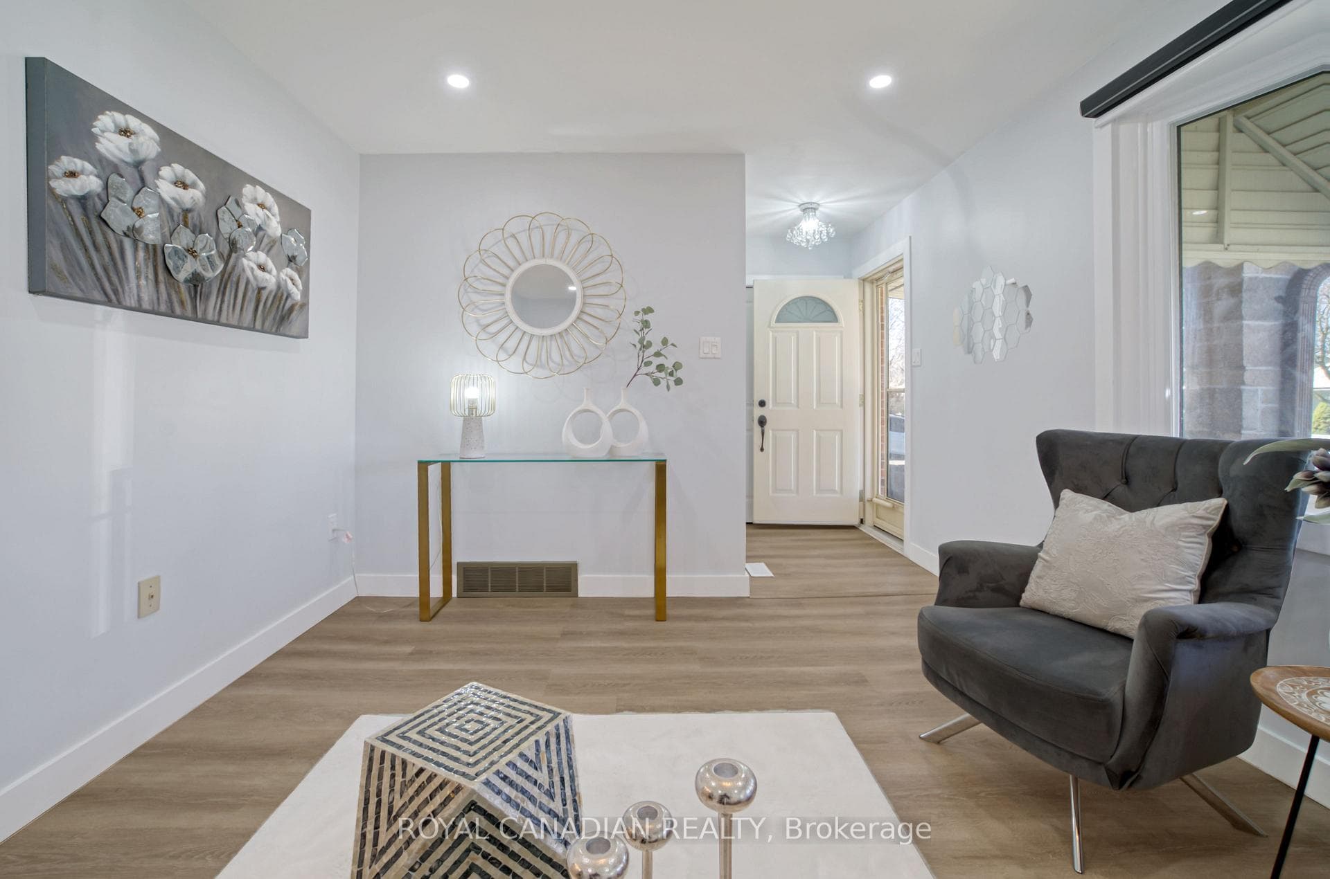 60 Lysanda Avenue photo 7