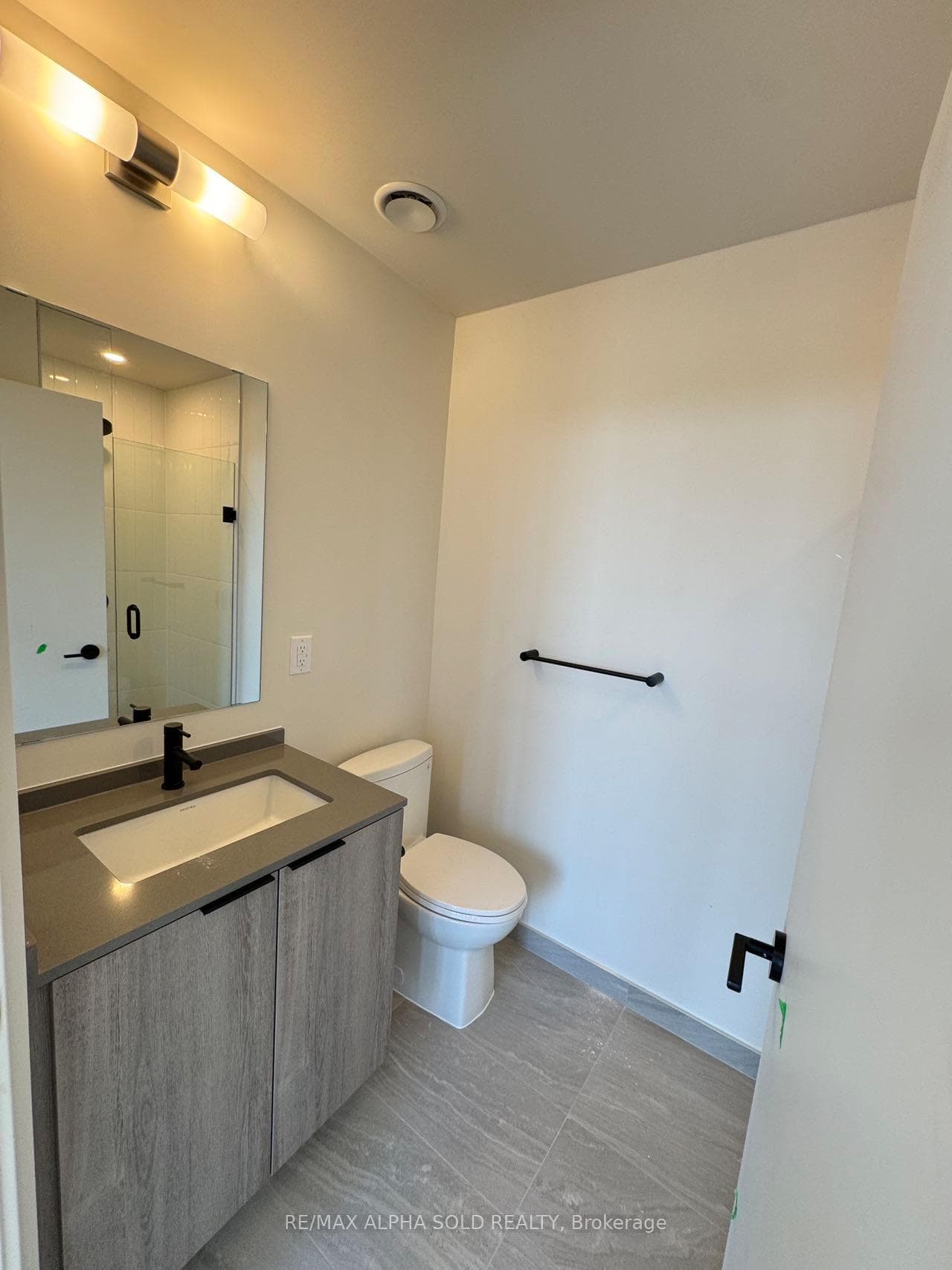 181 Sterling Road Unit LPH03 photo 7