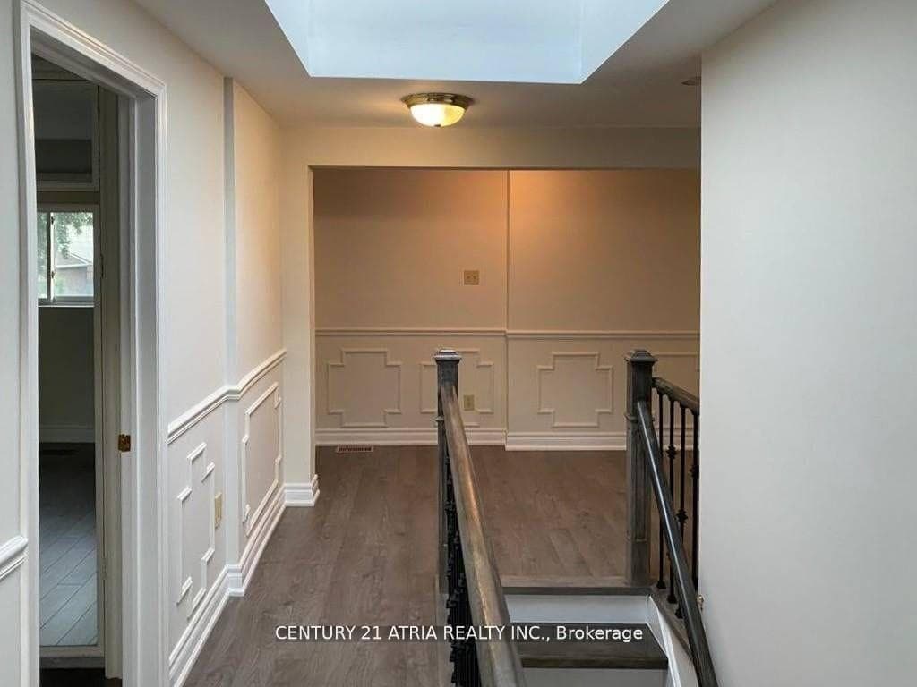 210 Centre Street photo 9