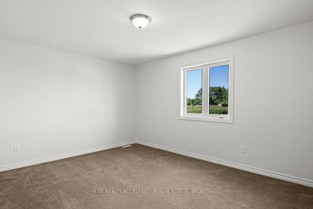 14 Ashwood Crescent photo 27