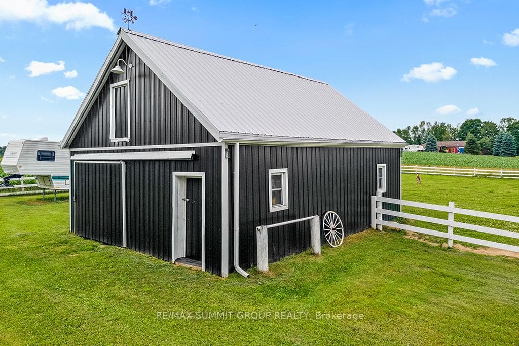 395618 Concession 2 N/A photo 37